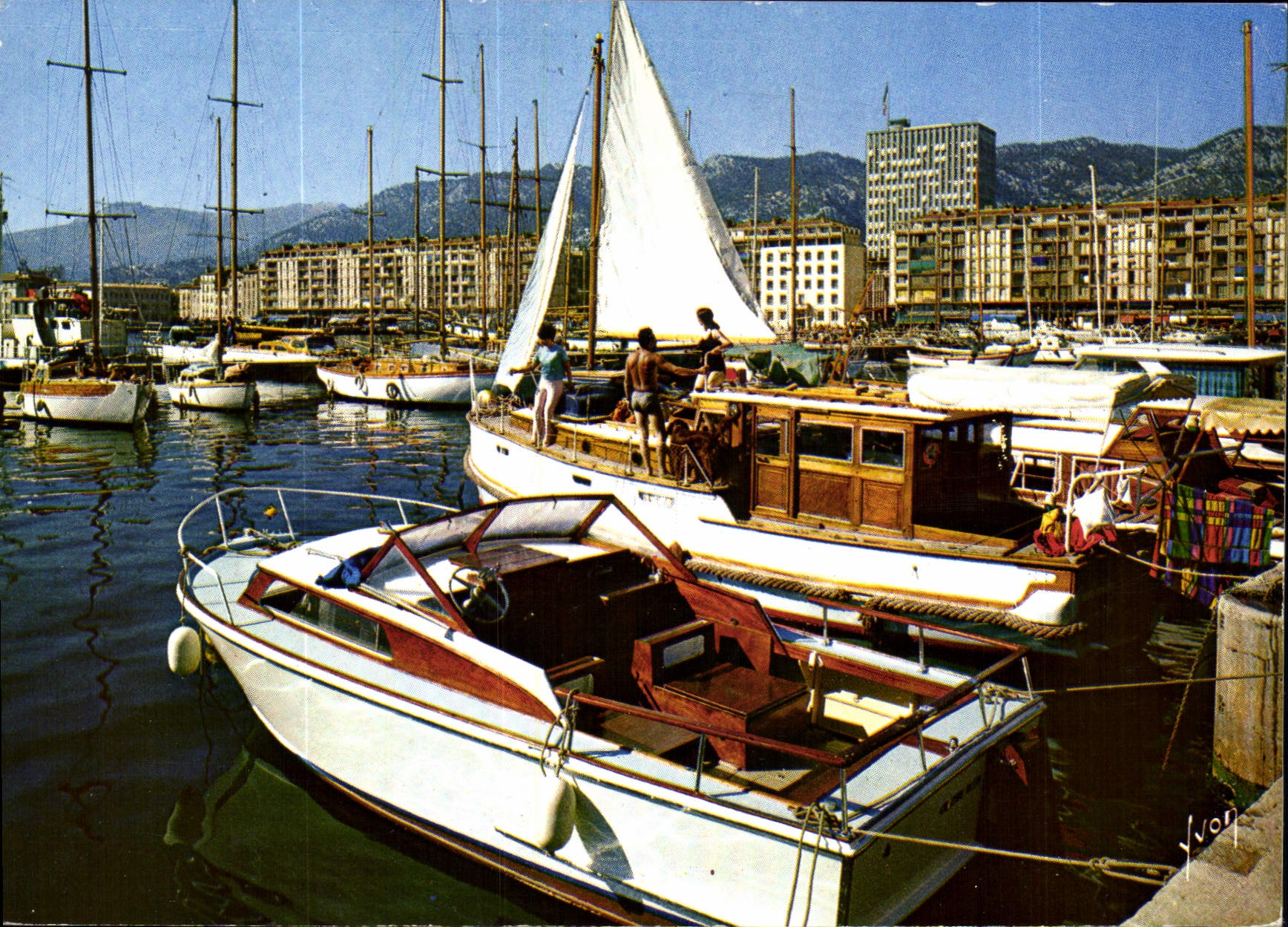 CPM Toulon Var La Vieille Darse Quais de la Sinse et de Stalingrad et la Nouvelle Mairie Bateaux