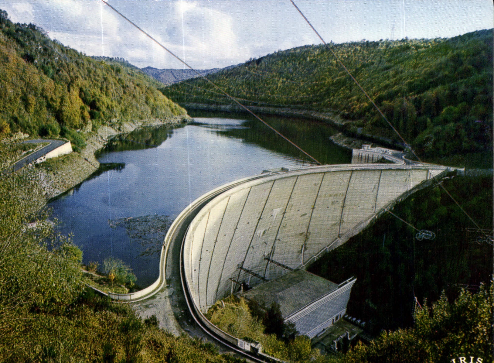 CPM En Auvergne Barrage d'Enchanet 