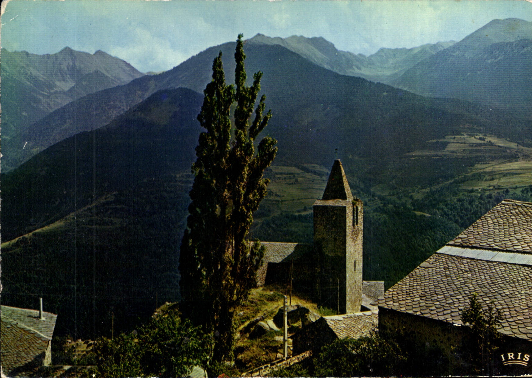 CPM La Cerdagne Francaise Le Clocher de Sauto au fond la Chaine des Pyrenees