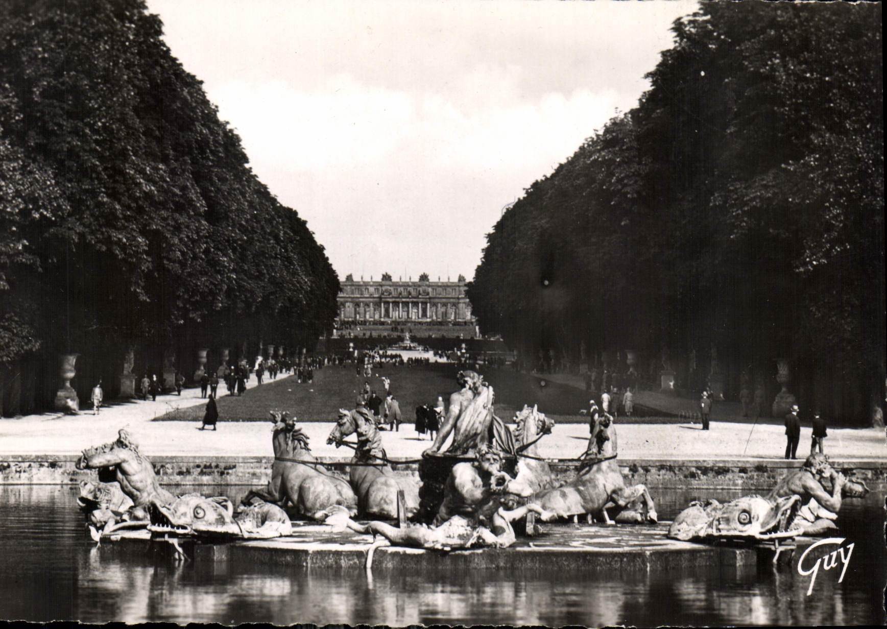 CPM Versailles et ses Merveilles Parc du Chateau Le bassin d'Apollon 