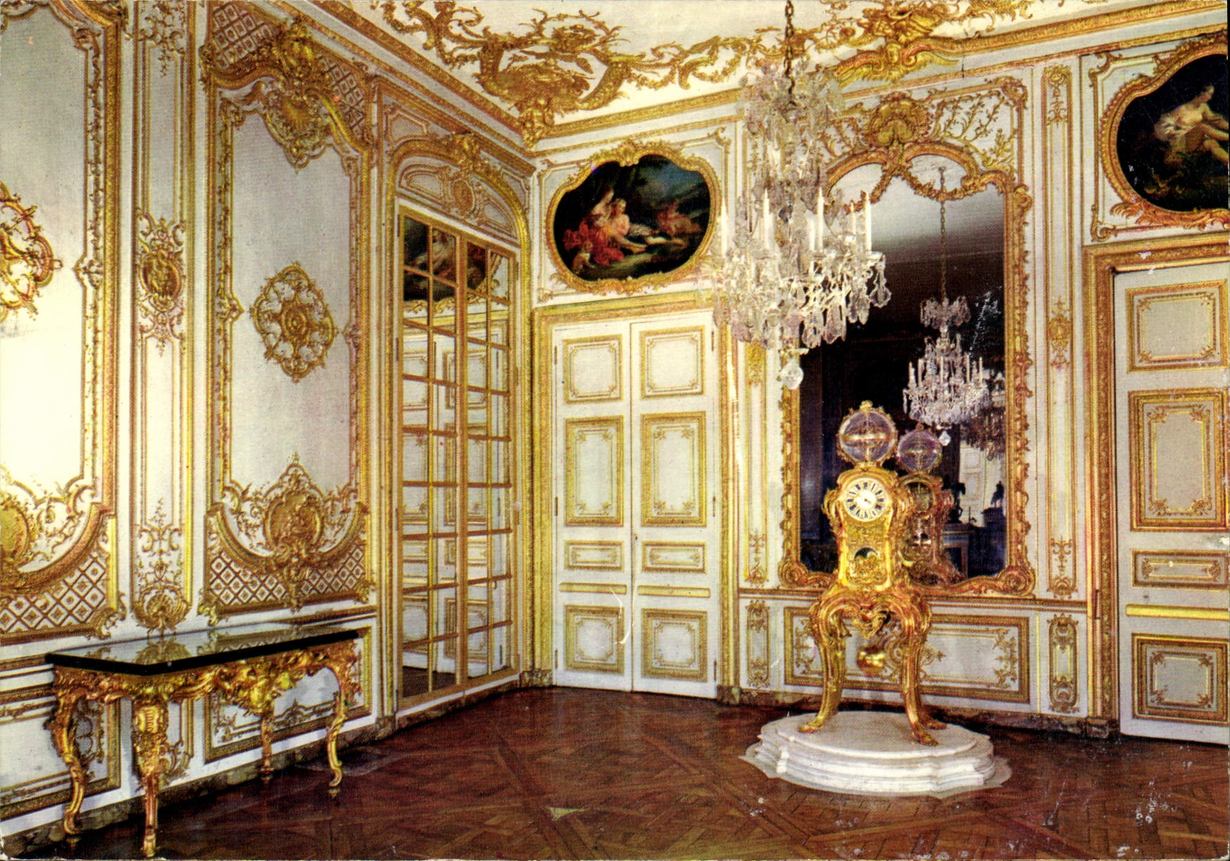 CPM Le Chateau de Versailles Cabinet de la Pendule 
