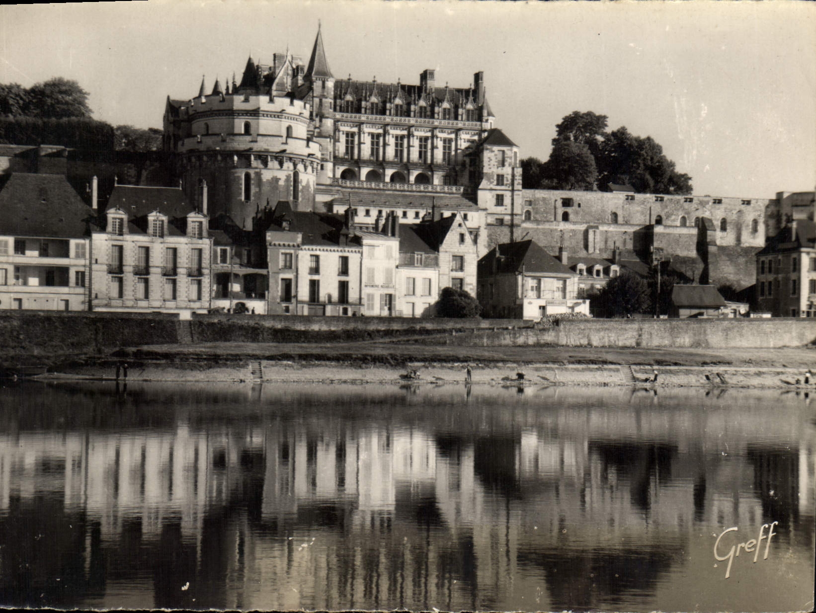 CPM Amboise I et L Vue generale du Chateau 