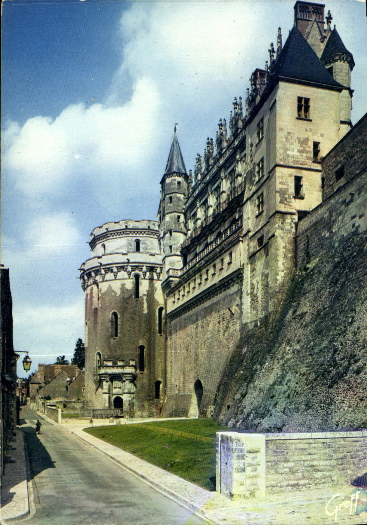 CPM Amboise Indre et Loire Le Chateau Au grand balcon