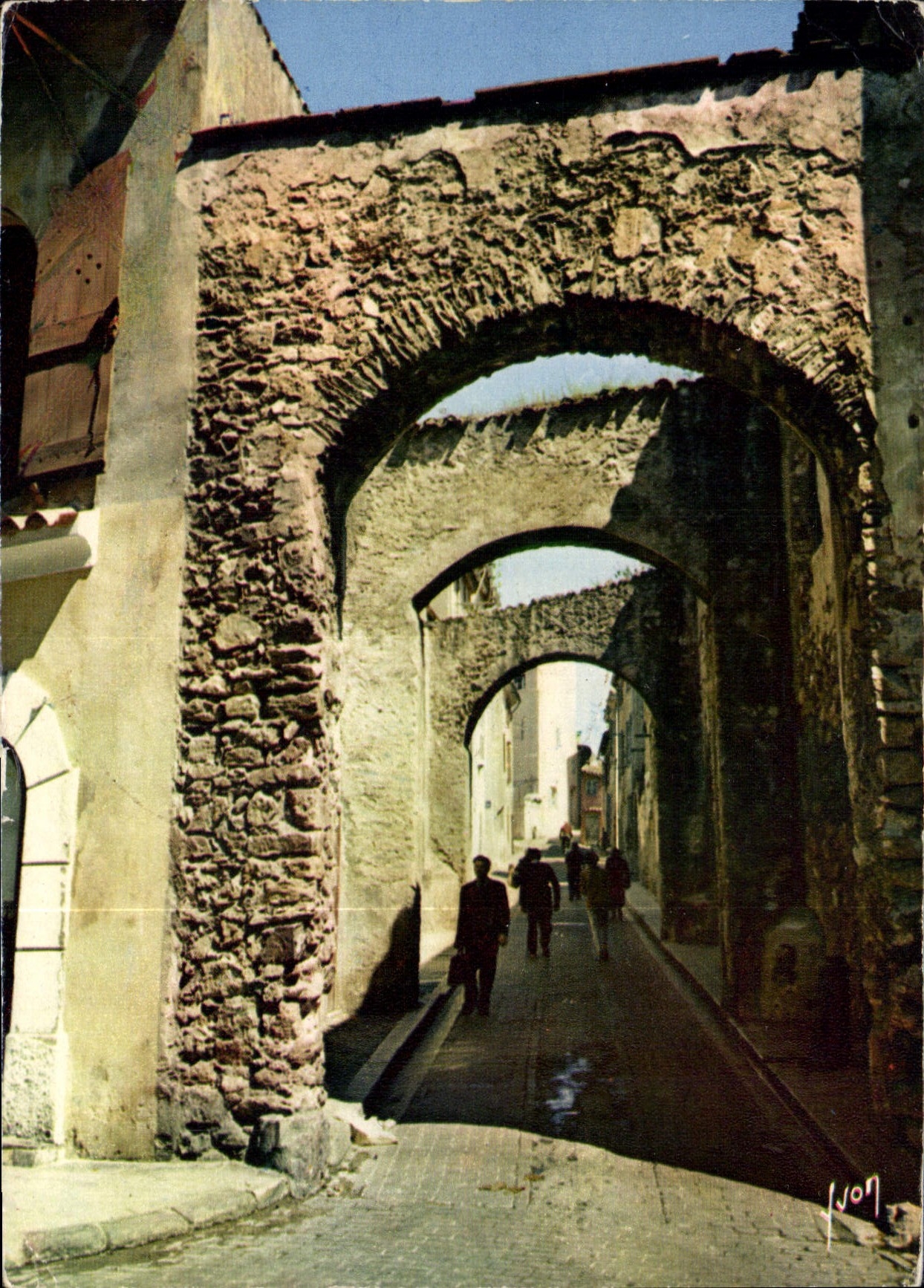 CPM La Cote d'Azur miracle de la nature Saint Tropez Var Rue de la Misericorde