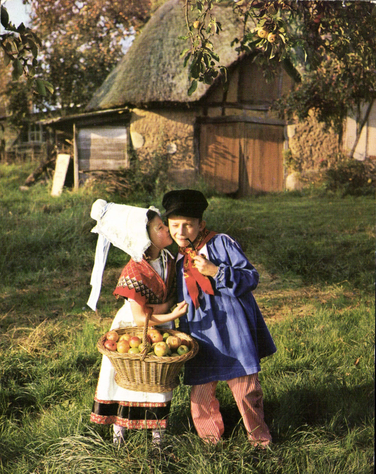 CPM Vit en pree d me pou Folklore Enfants Pipe Tabac