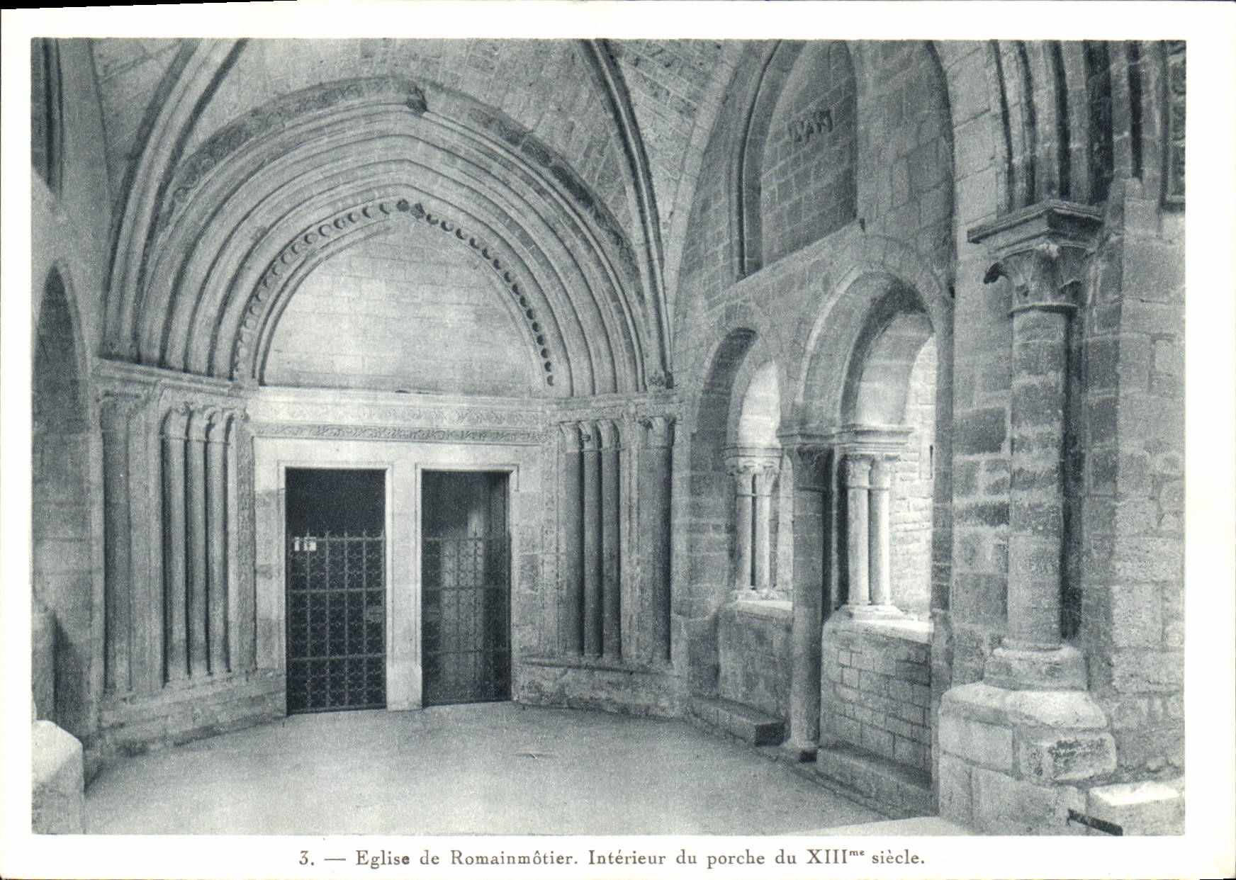CPM Eglise de Romainmotier Interieur du porche du XIII siecle