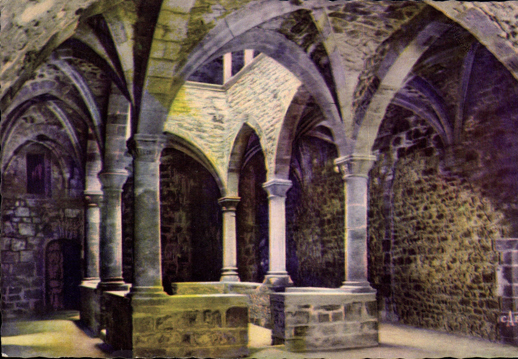 CPM Ile Saint Honorat Cloitre inferieur du Monastere fortifee