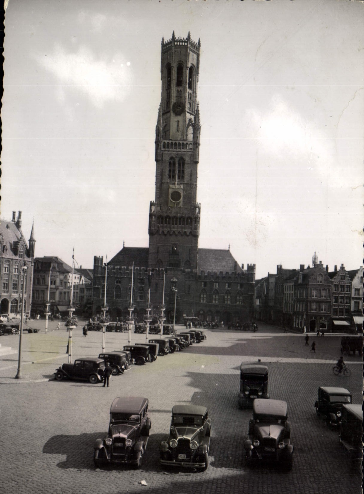 CPM Bruges Beffroi Automobile