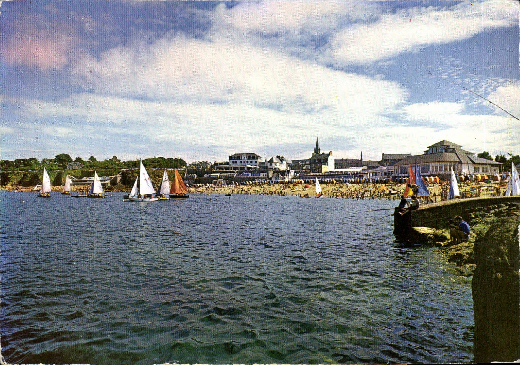 CPM Saint Quay Portrieux Plage du Casino Bateaux