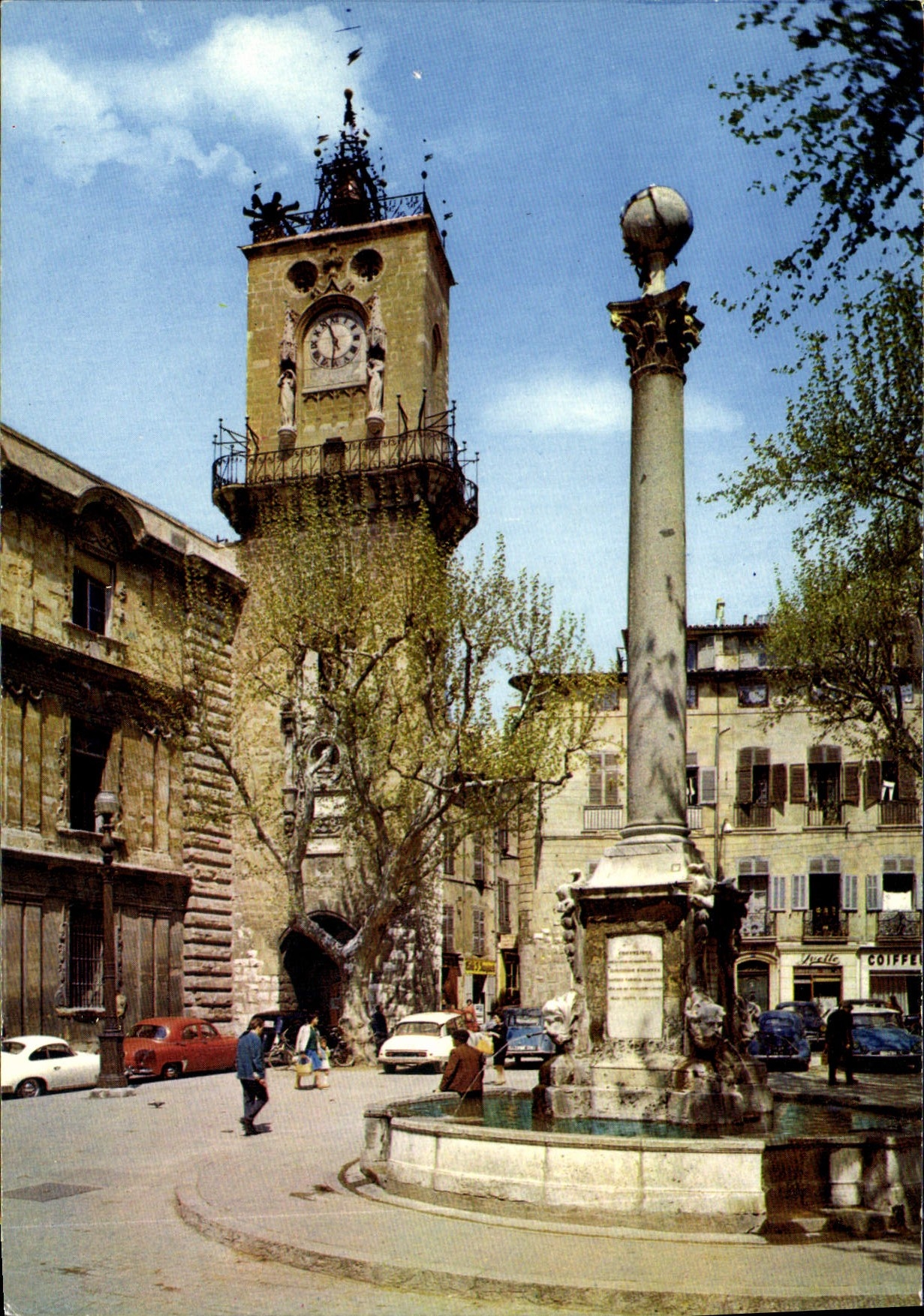 CPM Aix en Provence Place de la Mairie La Fontaine et le Beffroi 
