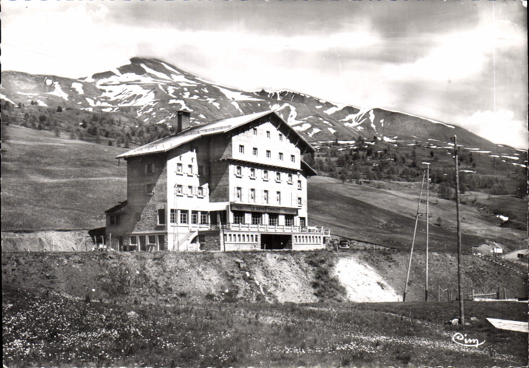 CPM Col de Vars Htes Alpes Le Grand Chalet et le Paneyron