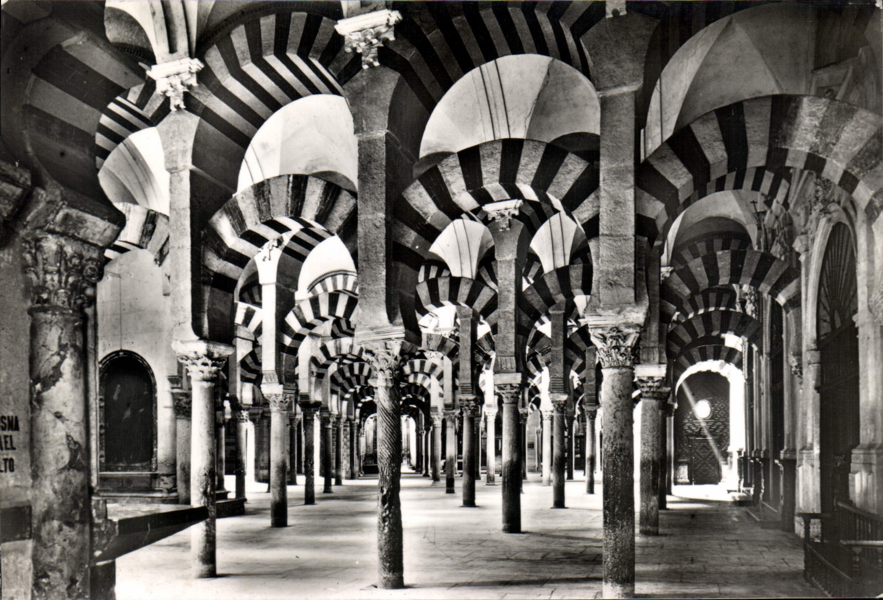 CPM Cordoba Interior de la Mezquita 