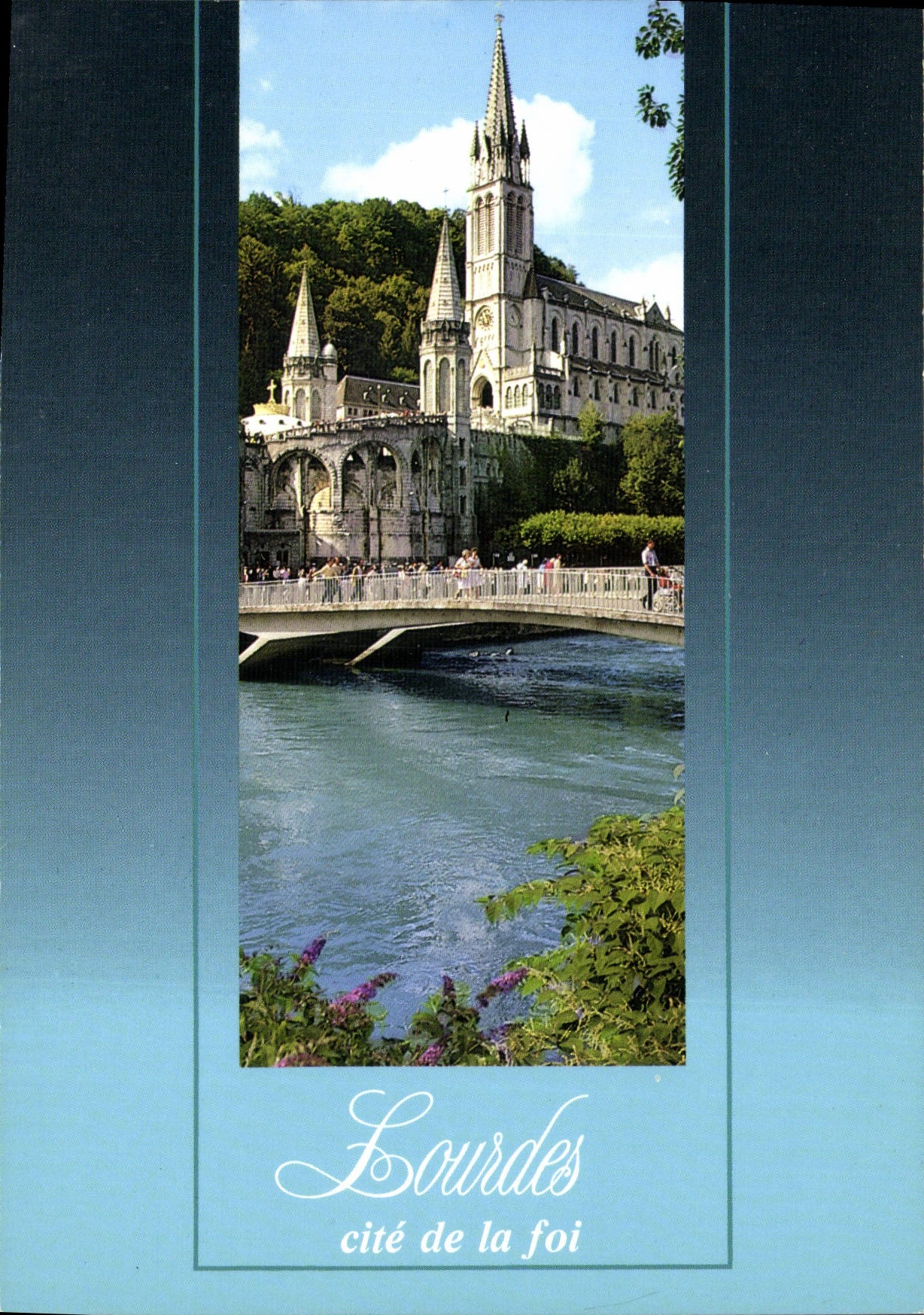 CPM Lourdes la Basilique et le Gave 