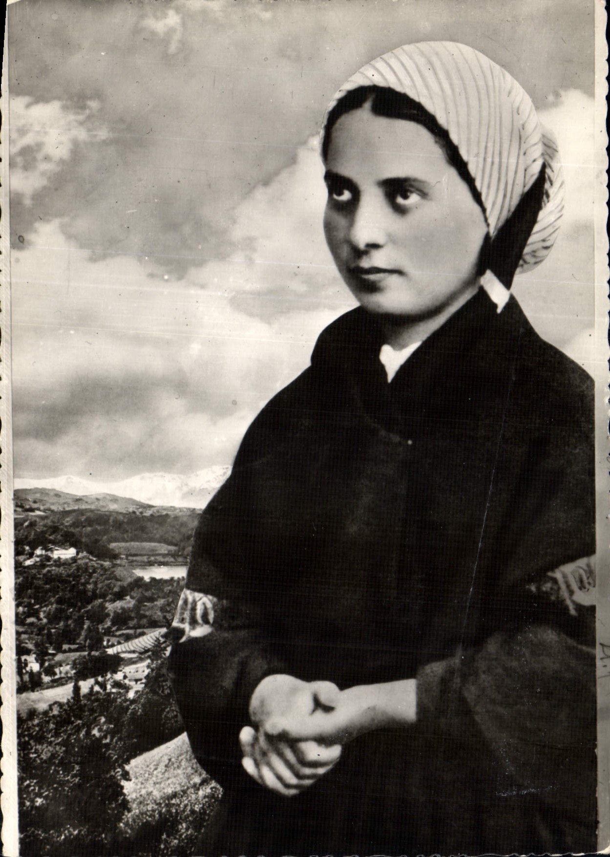 CPM Lourdes Ste Bernadette Soubirous d'apres un portrait authentique 