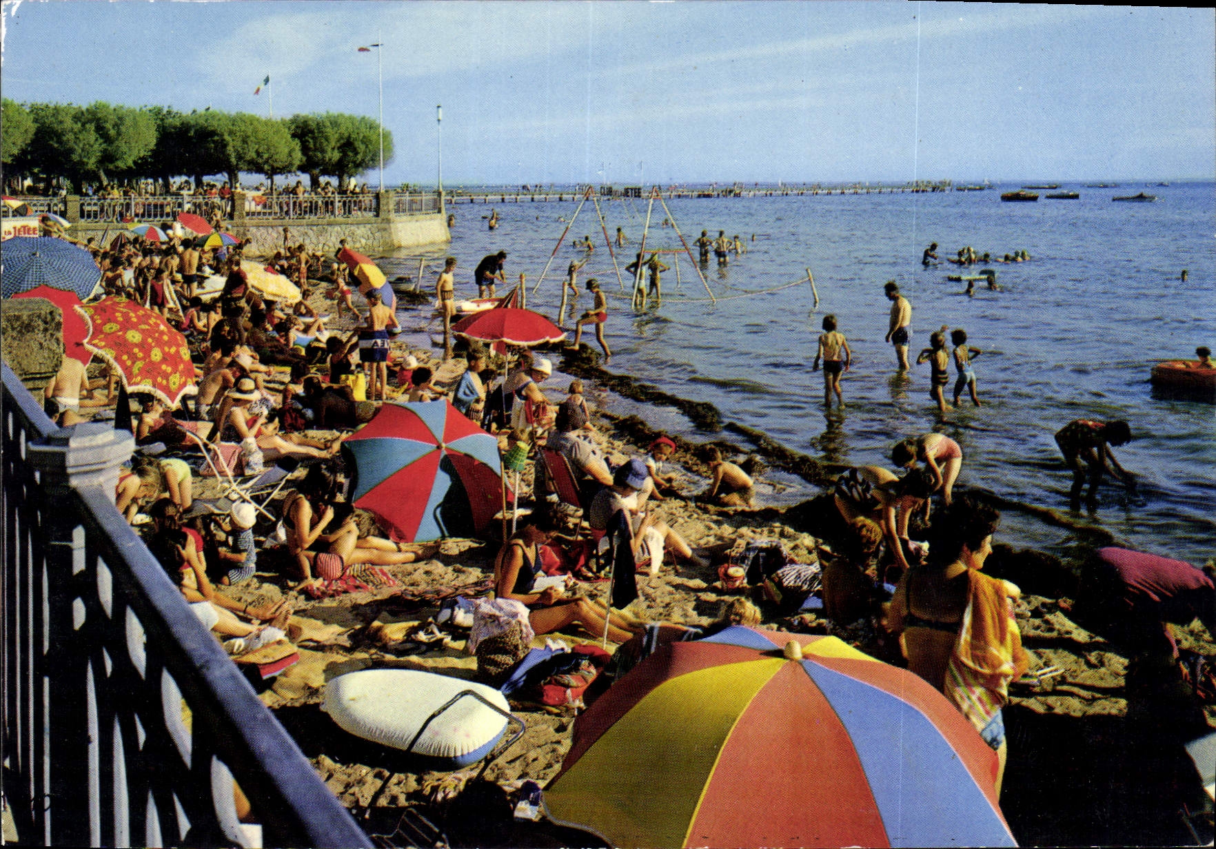 CPM La Cote d'Argent Andernos les Bains la Plage et la Jetee 
