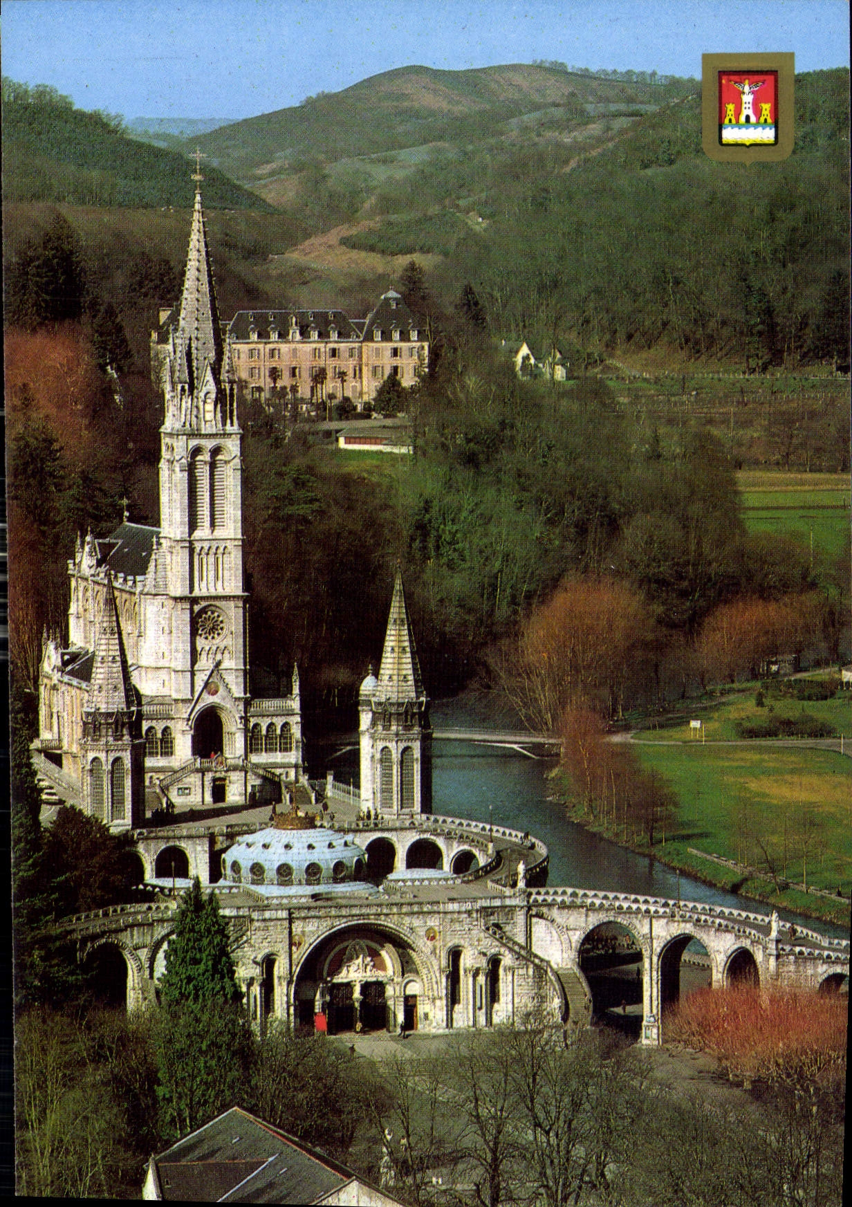 CPM Lourdes la Basilique vue du Chateau Fort 