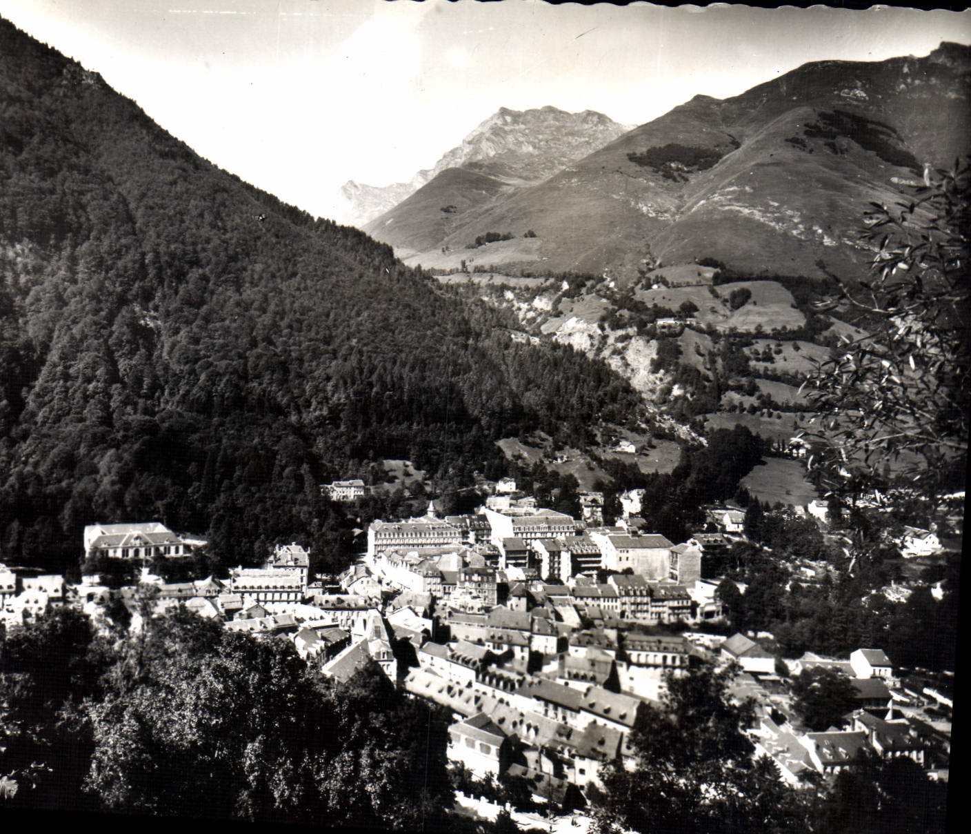 CPM Cauterets vue generale prise de Pauro 