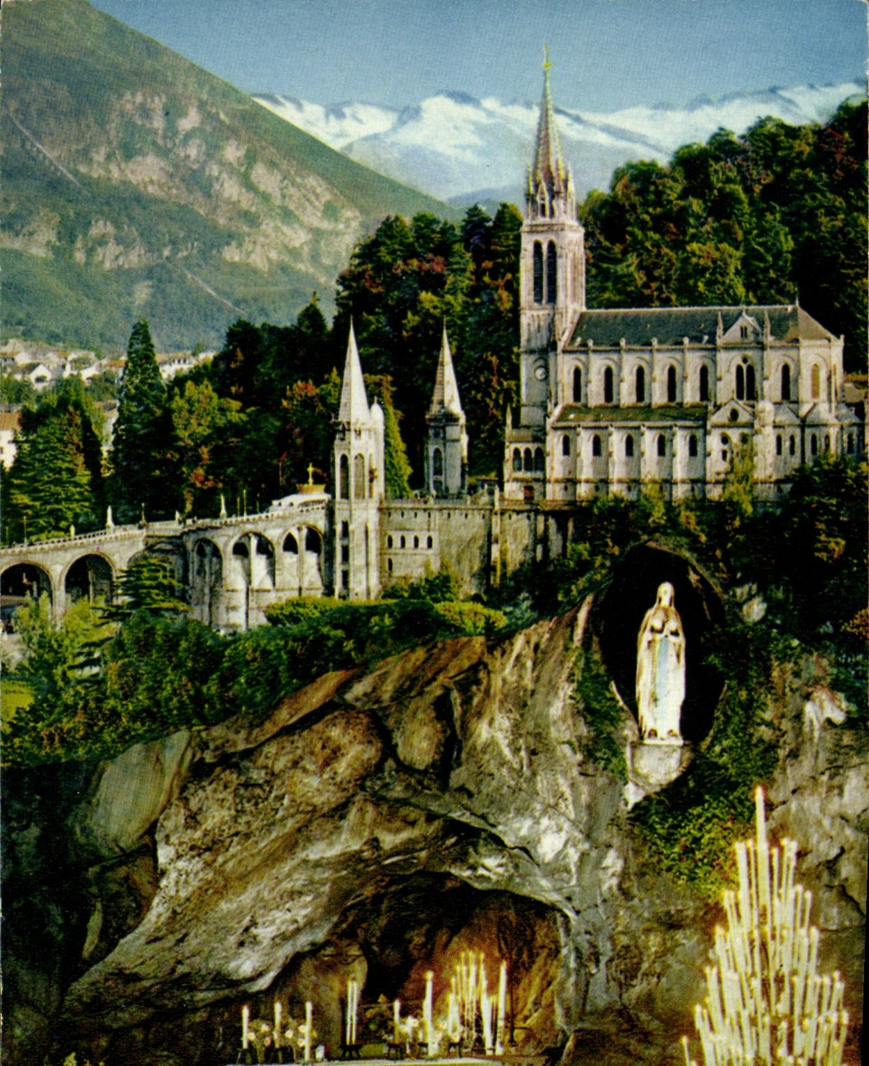 CPM Lourdes la grotte et la Basilique 