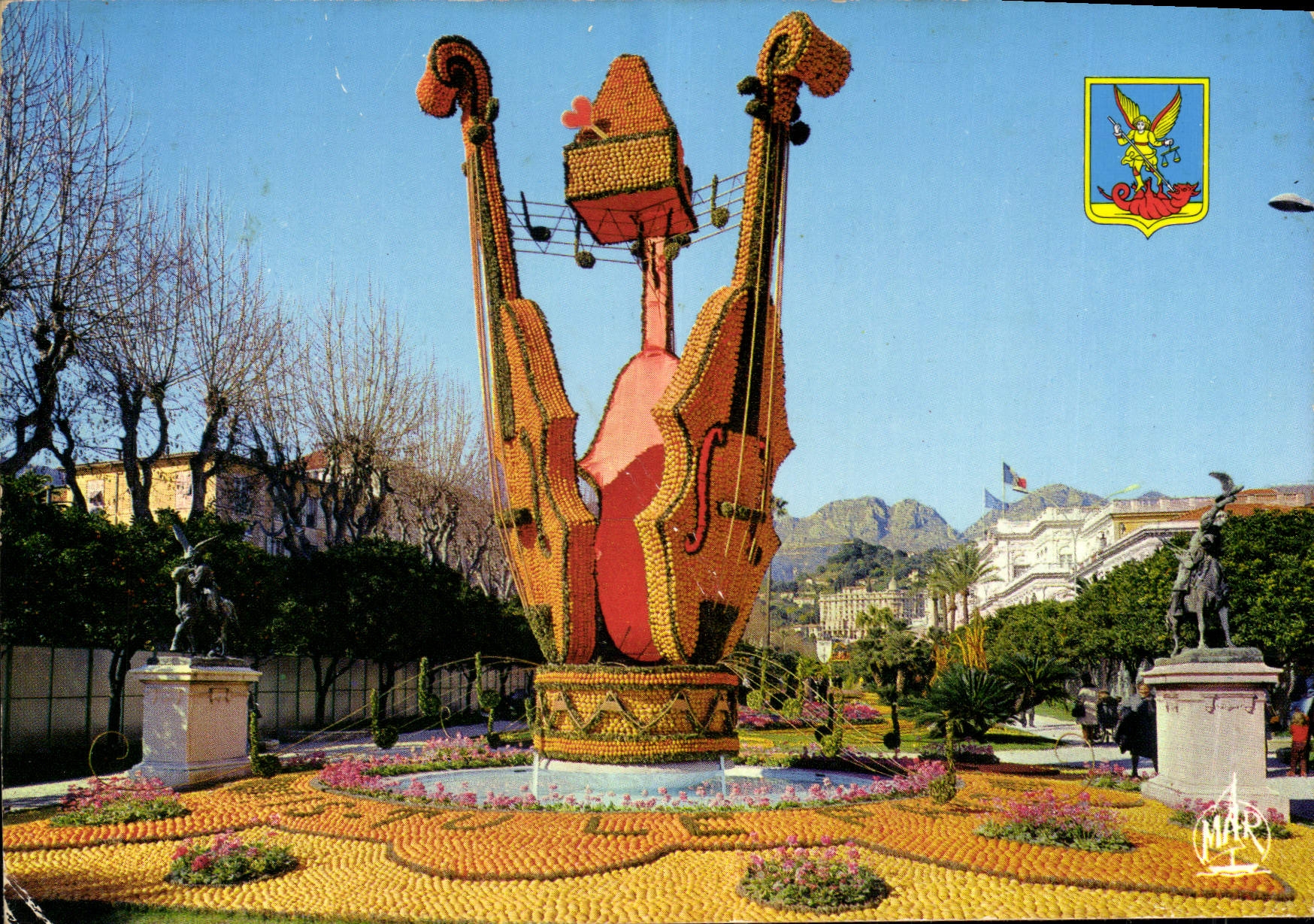 CPM La Cote d'Azur Menton Perle de France le Jardin Boves pendant la Fete du Citron