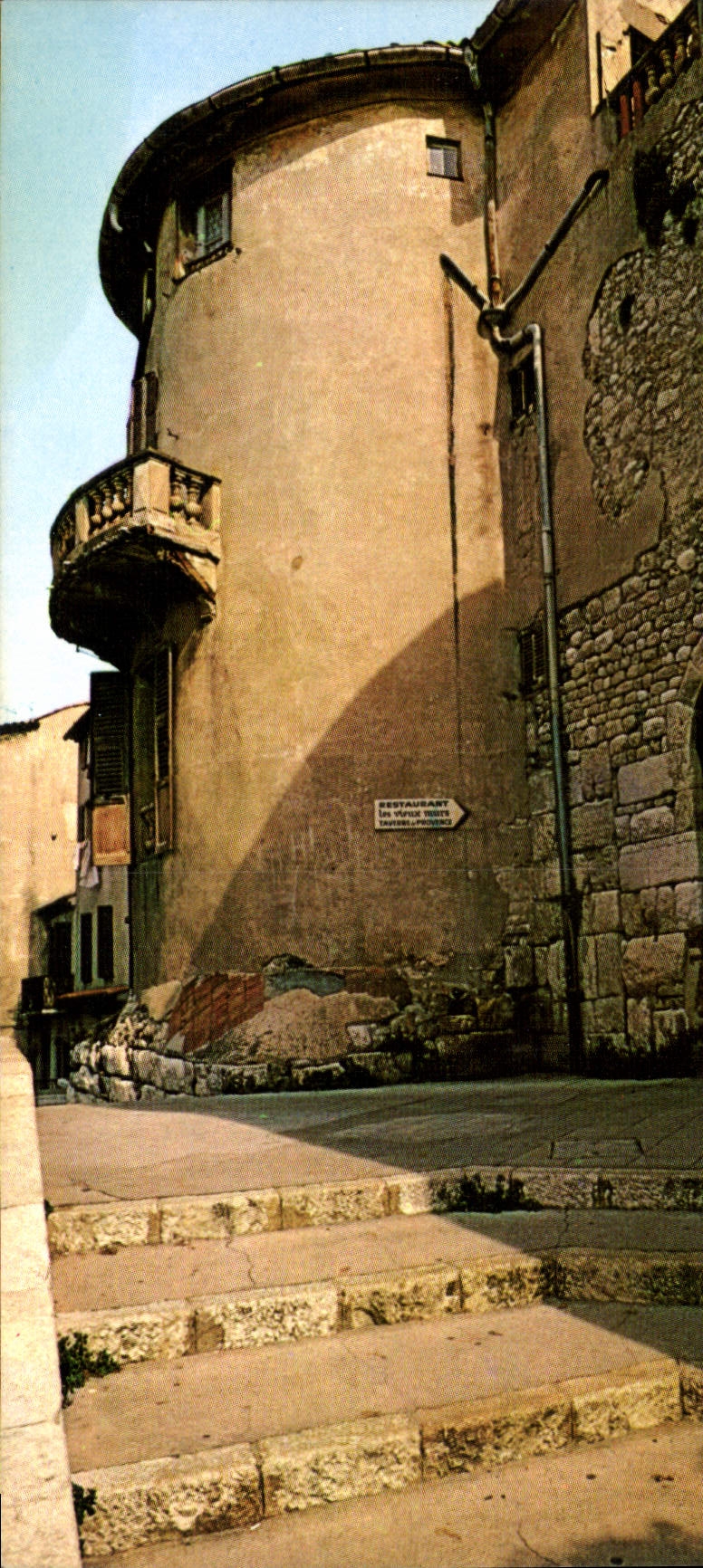 CPM Couleurs et lumiere de France la Cote d'Azur Antibes Alpes Maritimes vieille Maison impasse delo