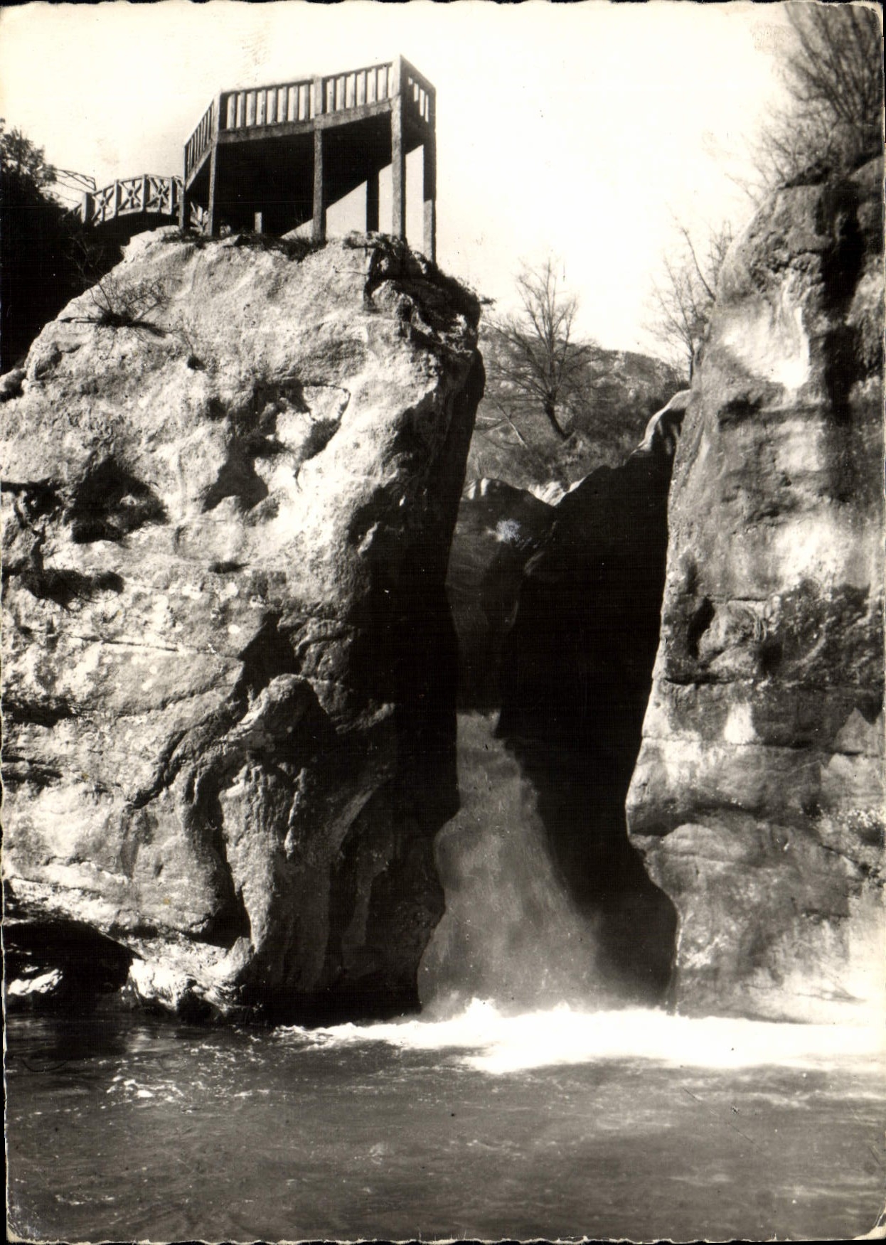 CPM La Cote d'Azur Les Gorges du Loup Le Saut du Loup 