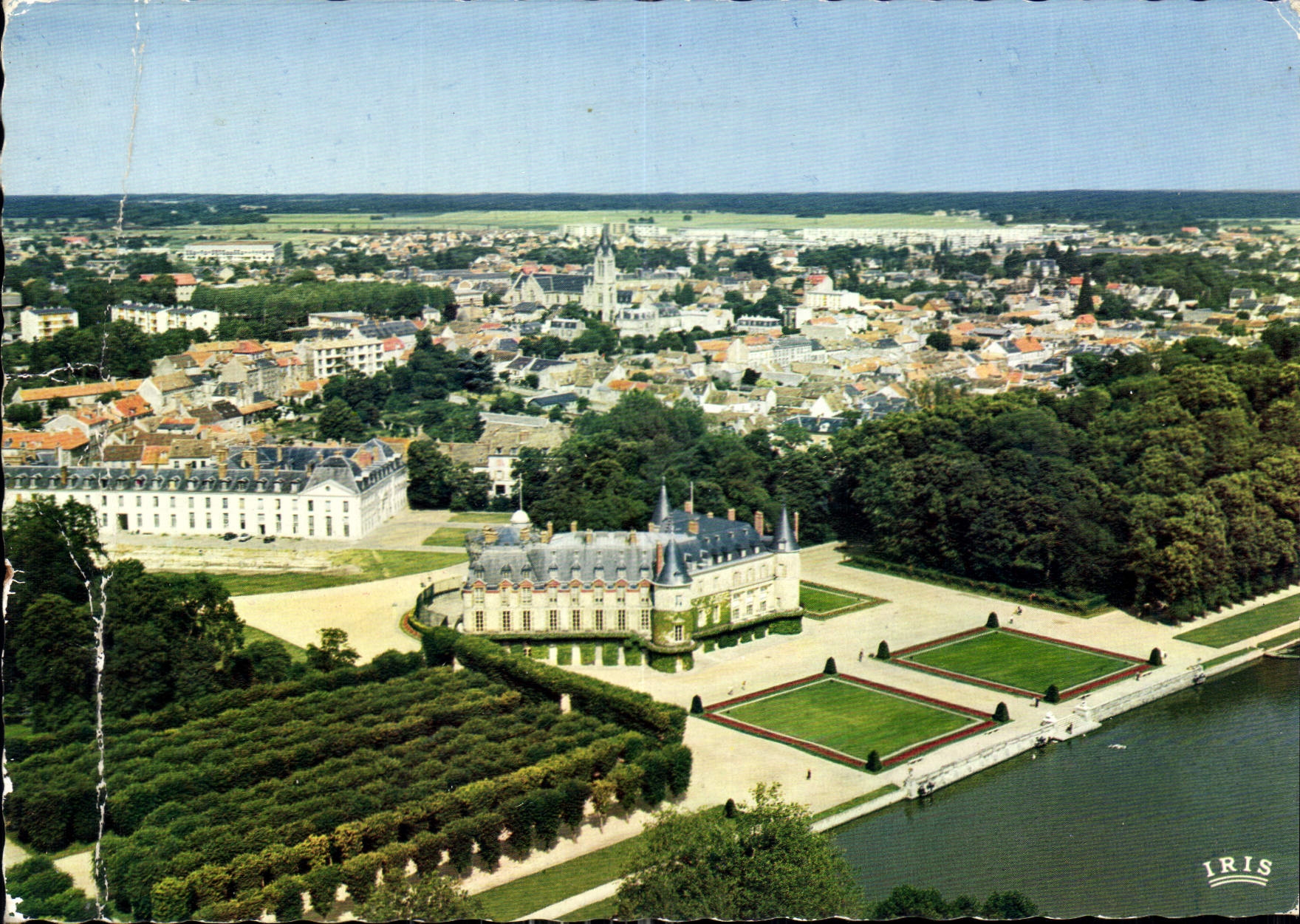 CPM Rambouillet Yvelines Le Chateau residence d'ete du President de la Perublique facade sur le part