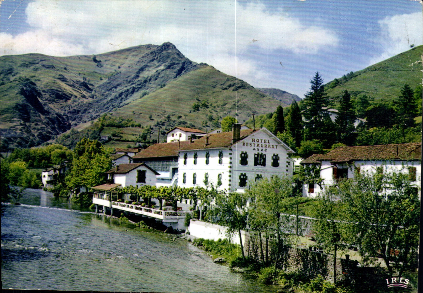 CPM Reflets du Pays Basque Saint Etienne de Baigorry Hotel du Trinquet