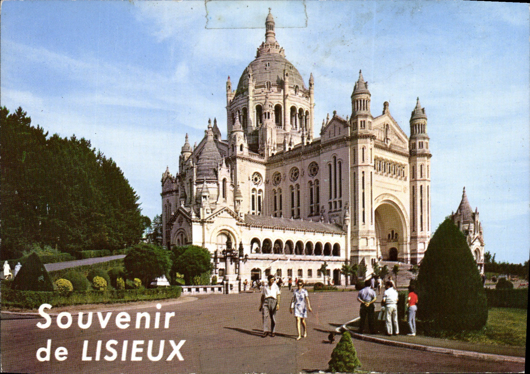 CPM Lisieux Calvados La Basilique 