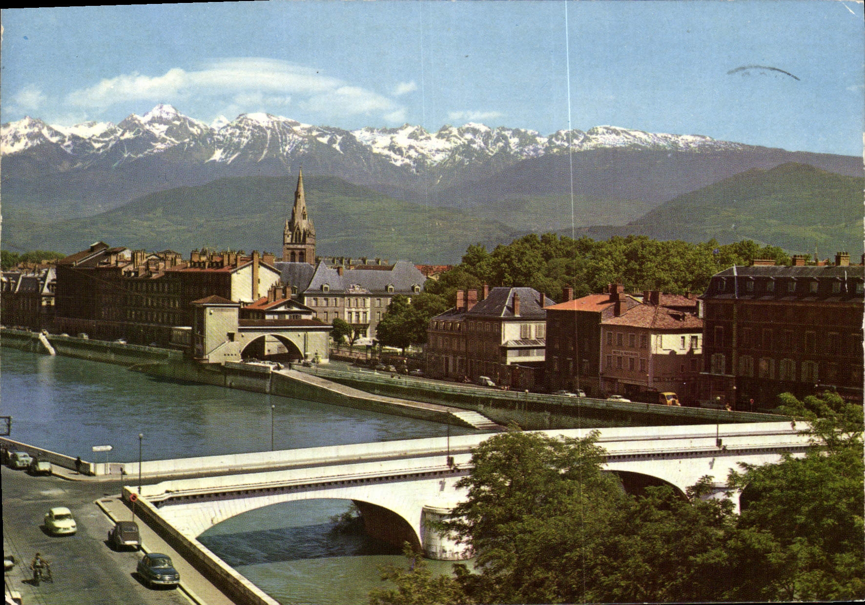 CPM Les Alpes en couleurs naturelles Grenoble les Quais de l'Isere station de depart du telepherique