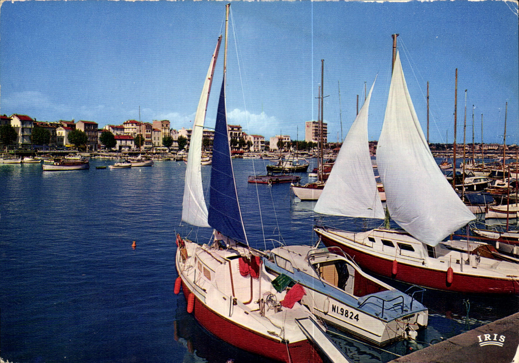 CPM La Cote d'azur Golfe Juan le Pont Bateaux