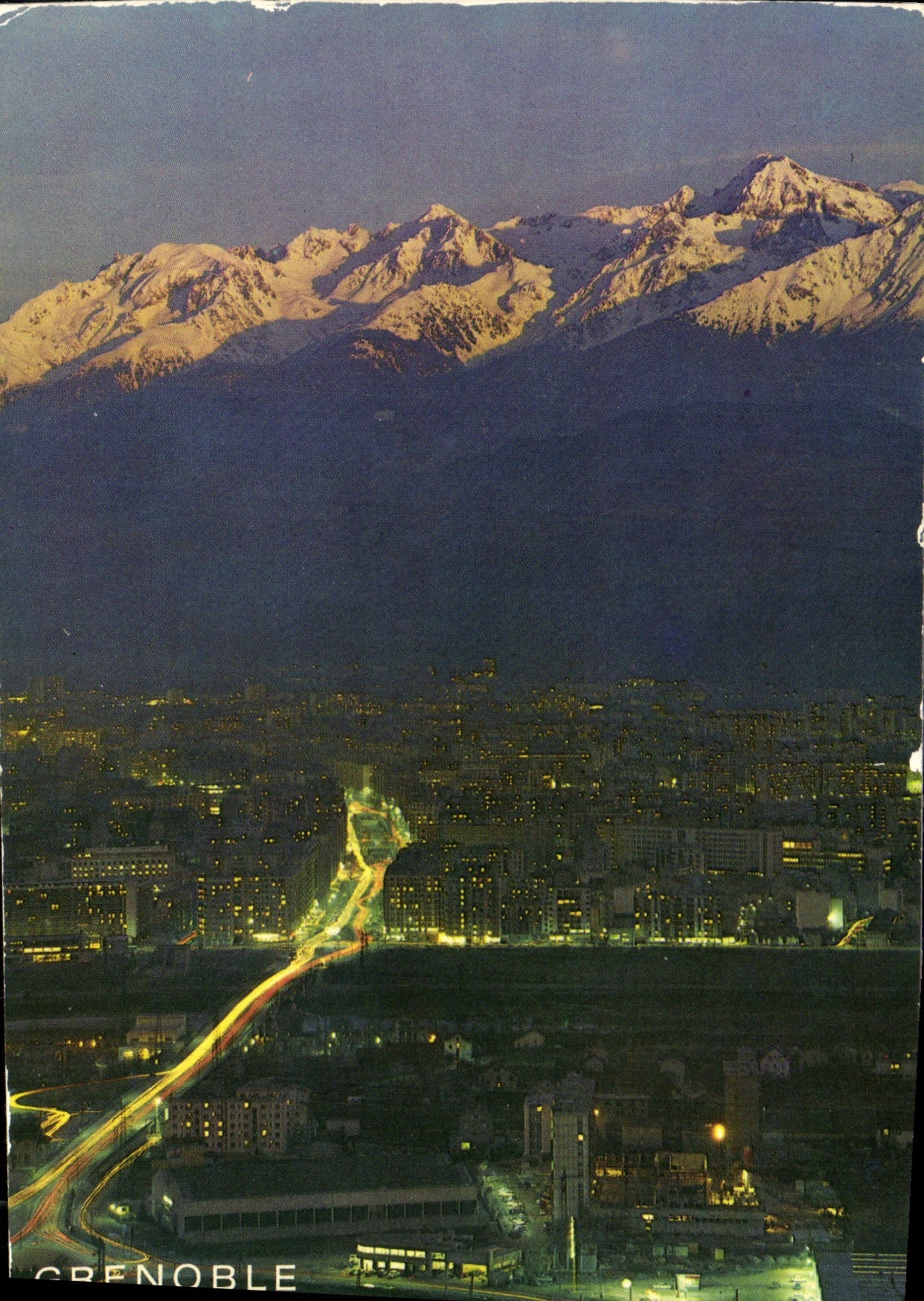 CPM Grenoble au crepuscule Les Grands Boulevards et Belledonne 