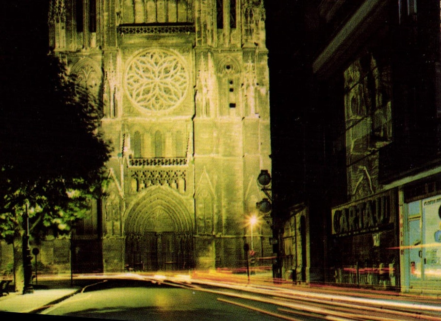 CPM Bordeaux Gironde la Cathedrale Saint Andre illuminee