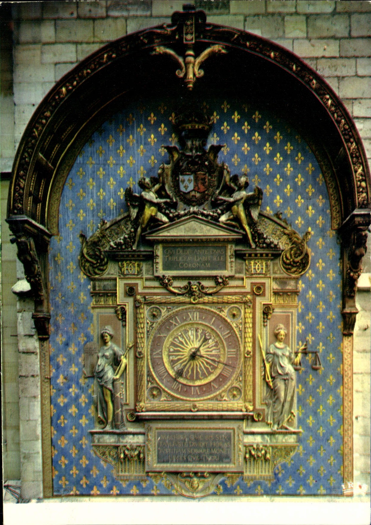 CPM Paris la Conciergerie Tour de l'Horloge