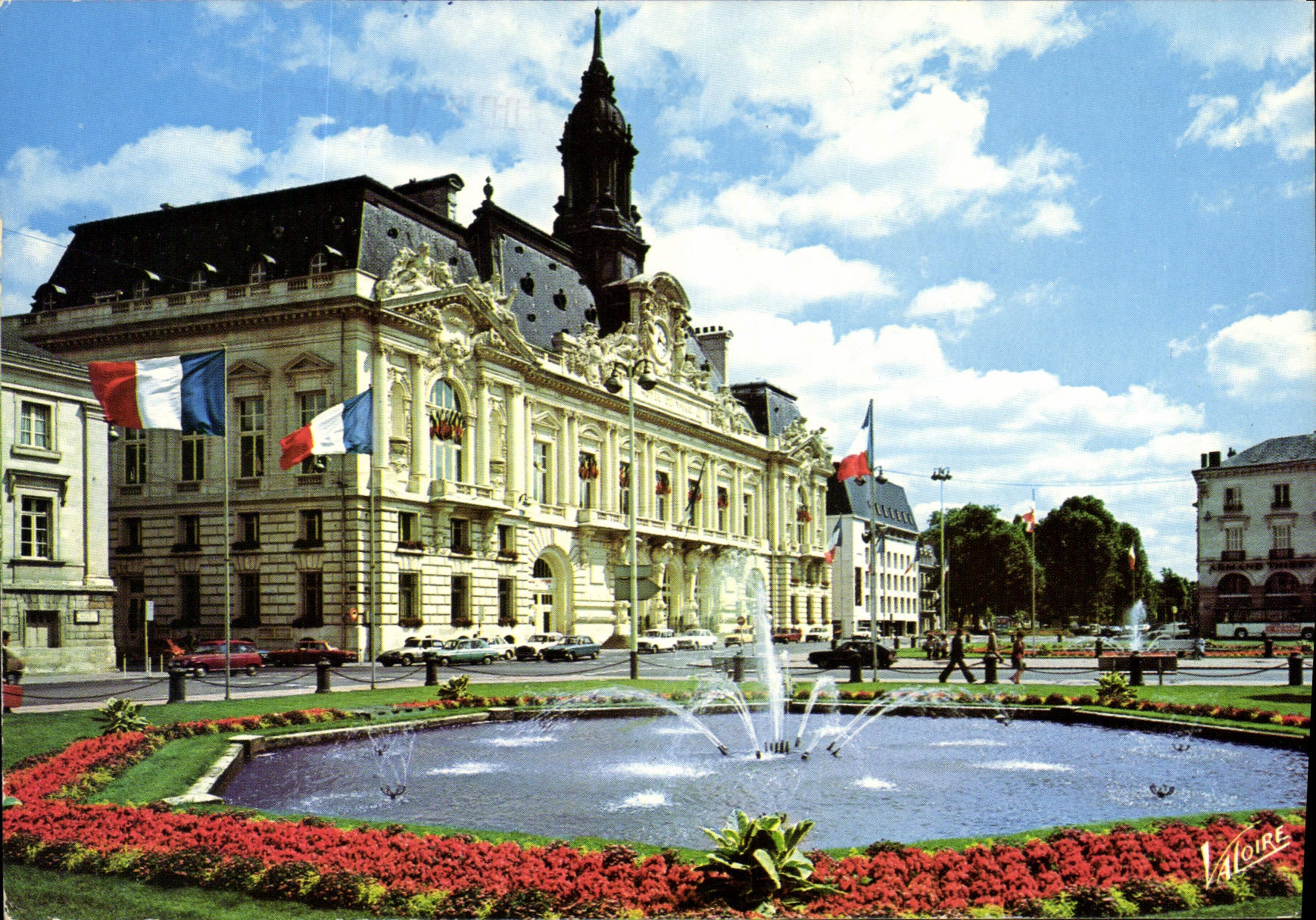 CPM Les Merveilles du Val de Loire Tours Indre et Loire L'hotel de Ville place Jean Jaures 