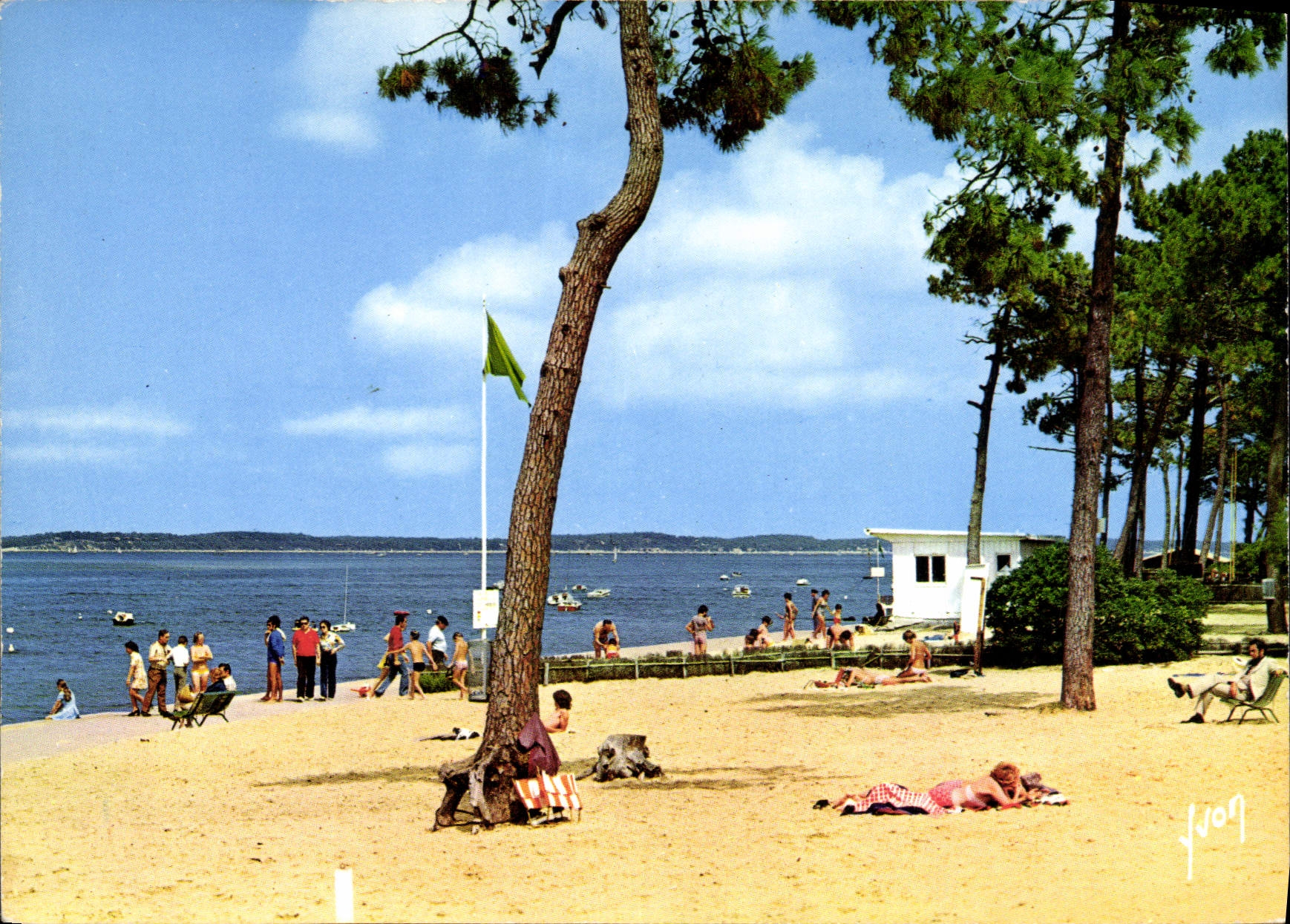 CPM Bassin d'Arcachon Pyla sur Mer Gironde La Plage et la Place Daniel Meller 