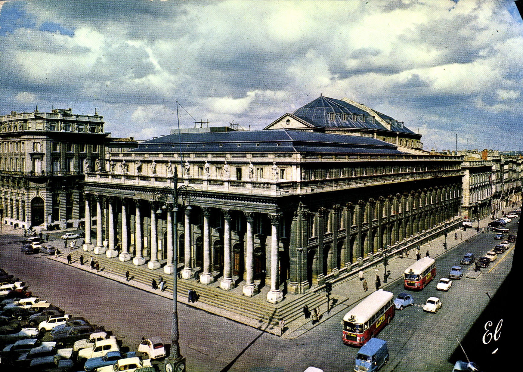 CPM Bordeaux Gironde Le Grand Theatre Construit par l'Architecte Louis 
