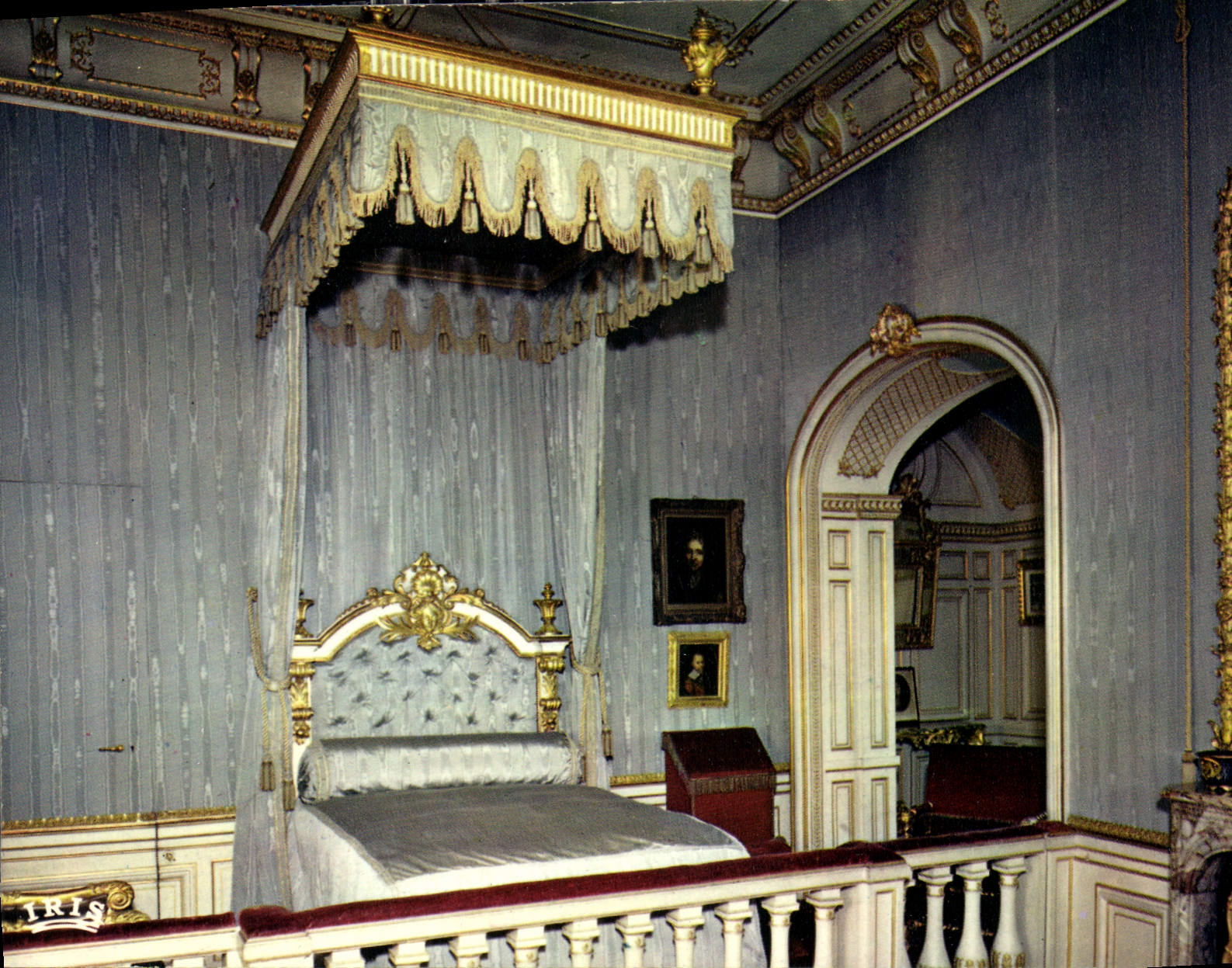 CPM Maintenon Le Chateau Le Chambre de Madame de Maintenon