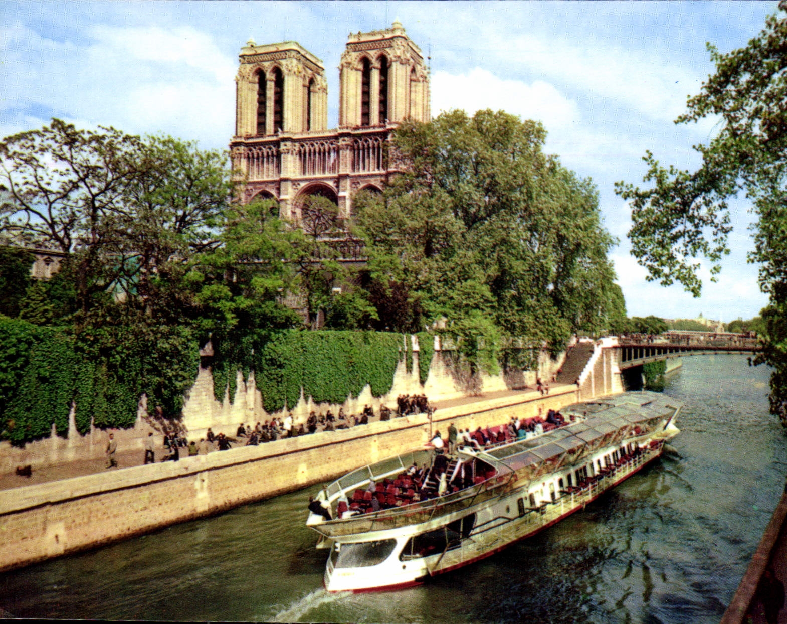 CPM Couleurs et Lumiere de France Paris Notre Dame et la Seine