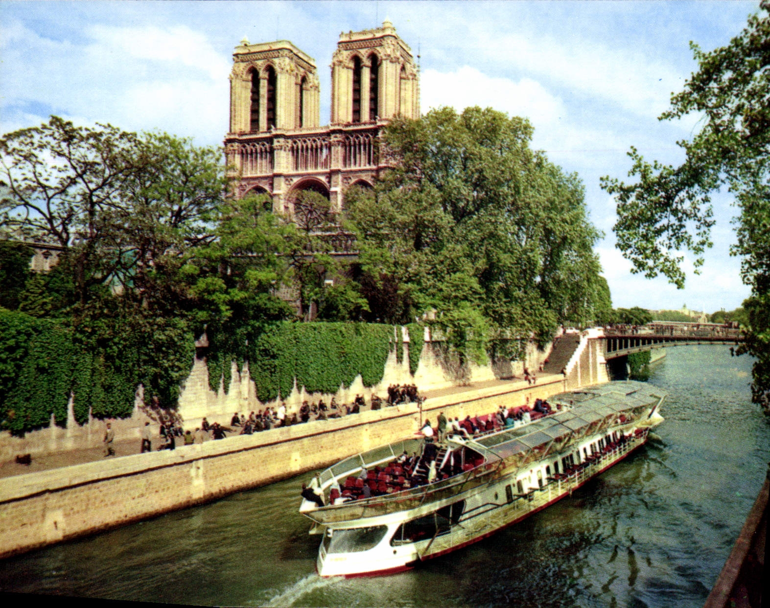 CPM Couleurs et Lumiere de France Paris Notre Dame et la Seine