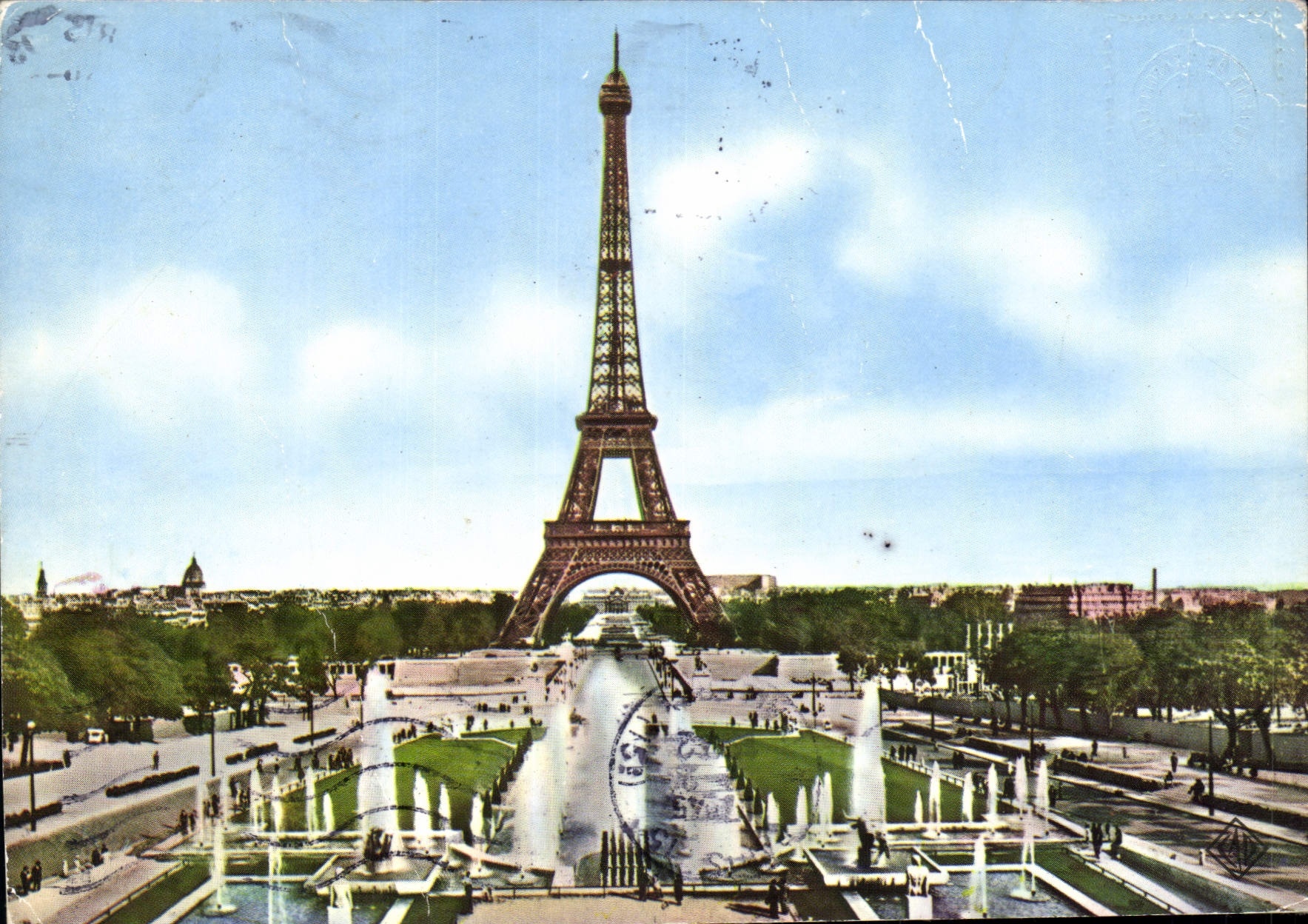 CPM Paris Les Fontaines du Palais de Chaillet 