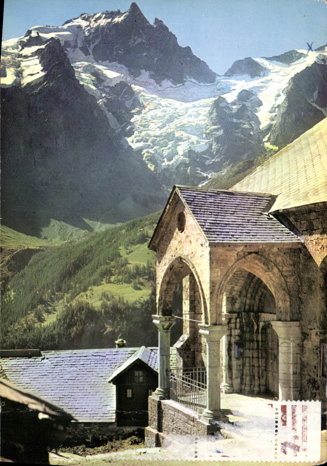CPM En Dauphine La Grave en Oisans Porche de l'Eglise des Terrasses