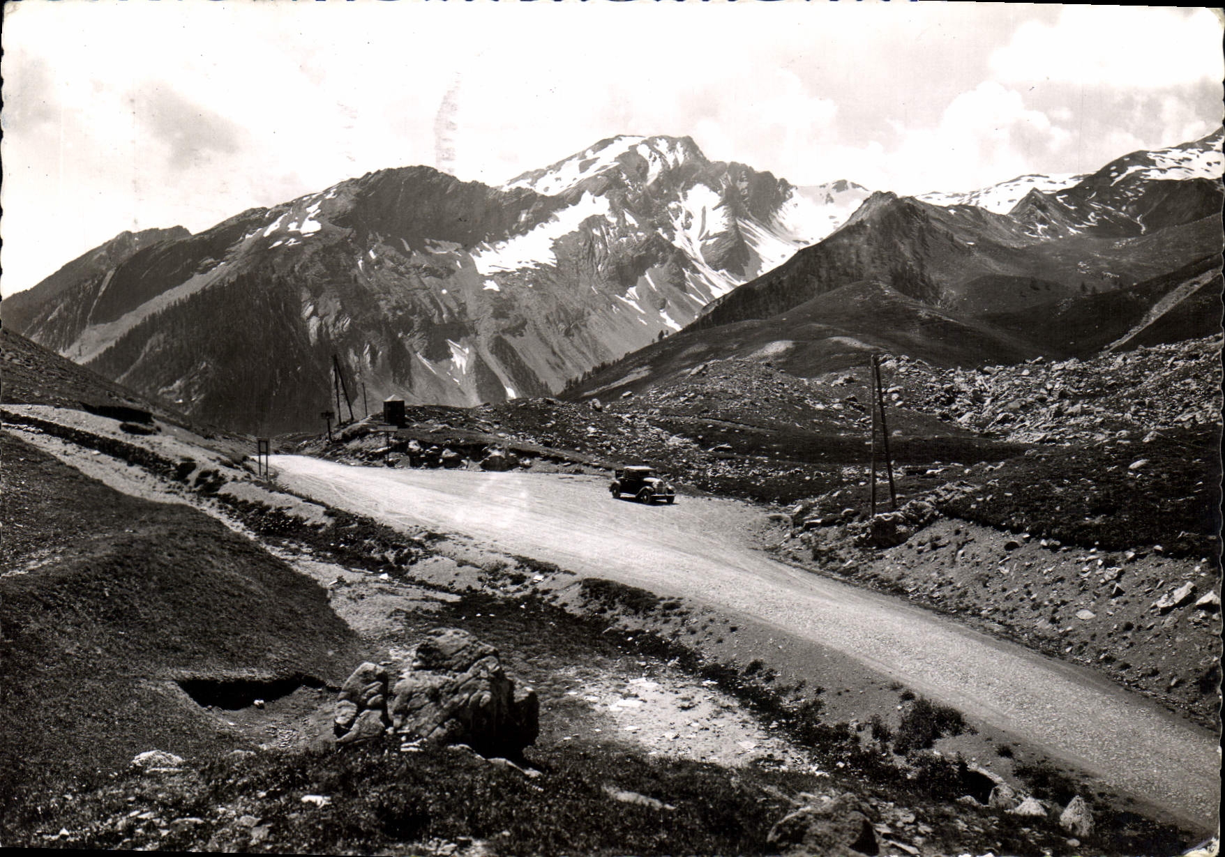 CPM La Route des Grandes Alpes Col de Vars Le Sommet du Col Automobile