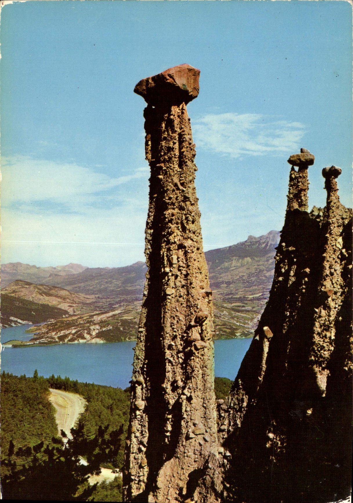 CPM Les Alpes Sur la route Briancon Barcelonnette