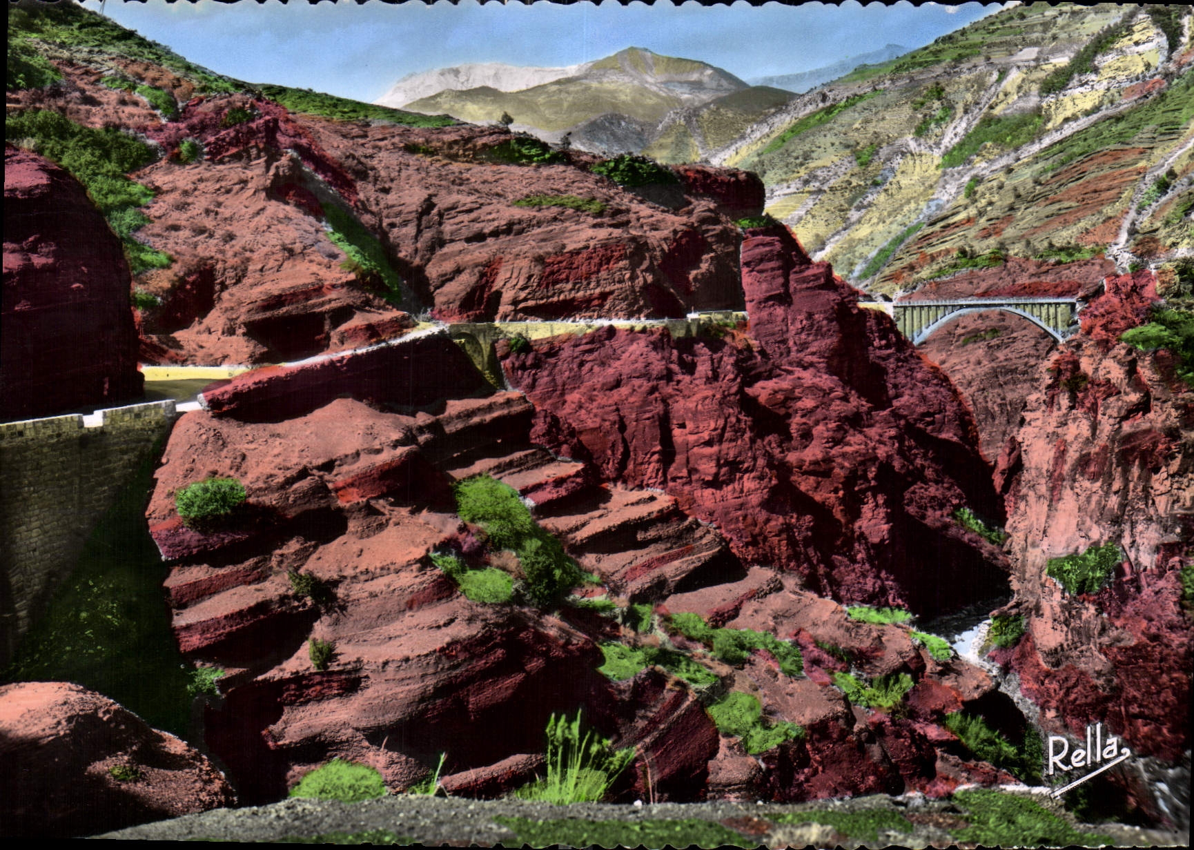 CPM La Route des Grandes Alpes La route dans les Gorges de Daluis et le Pont du Saut de la Mariee