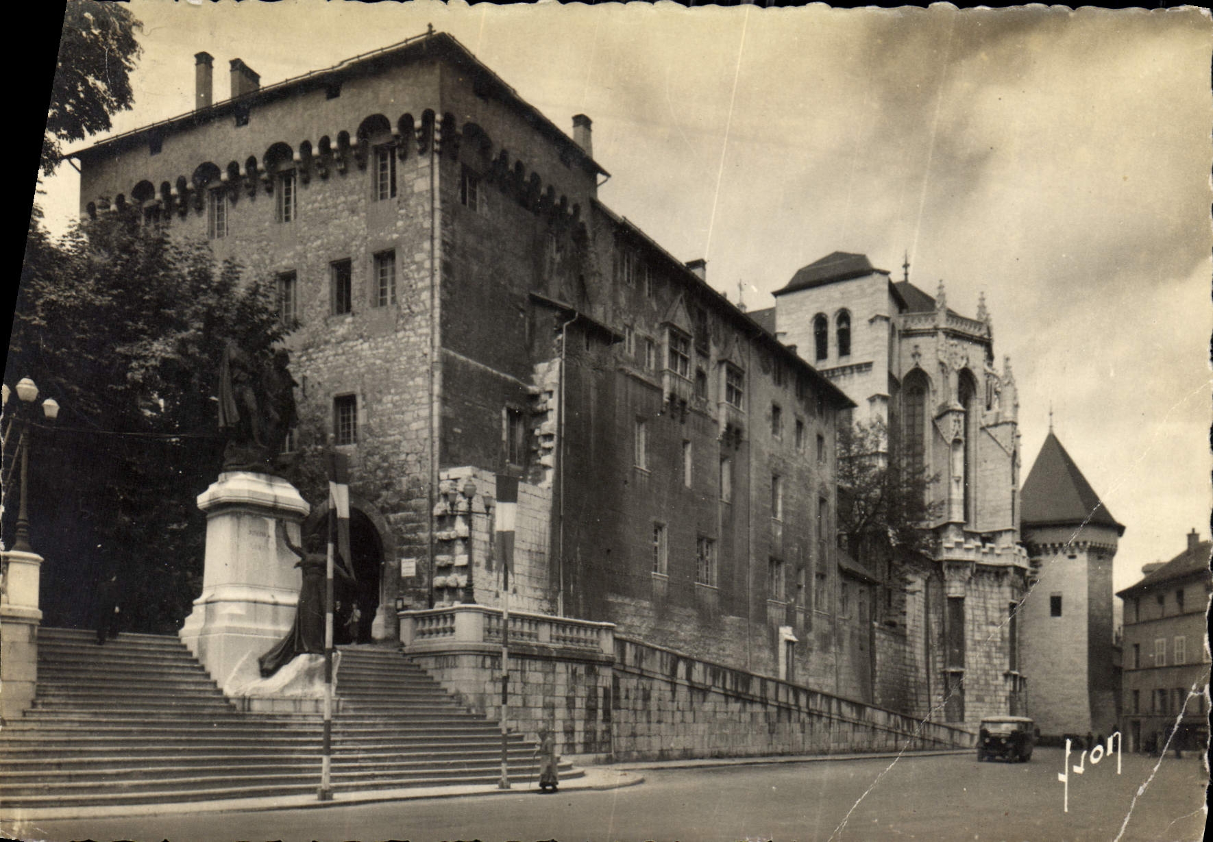 CPM Chambery Savoie Chateau des Comtes de Savoie Facade 