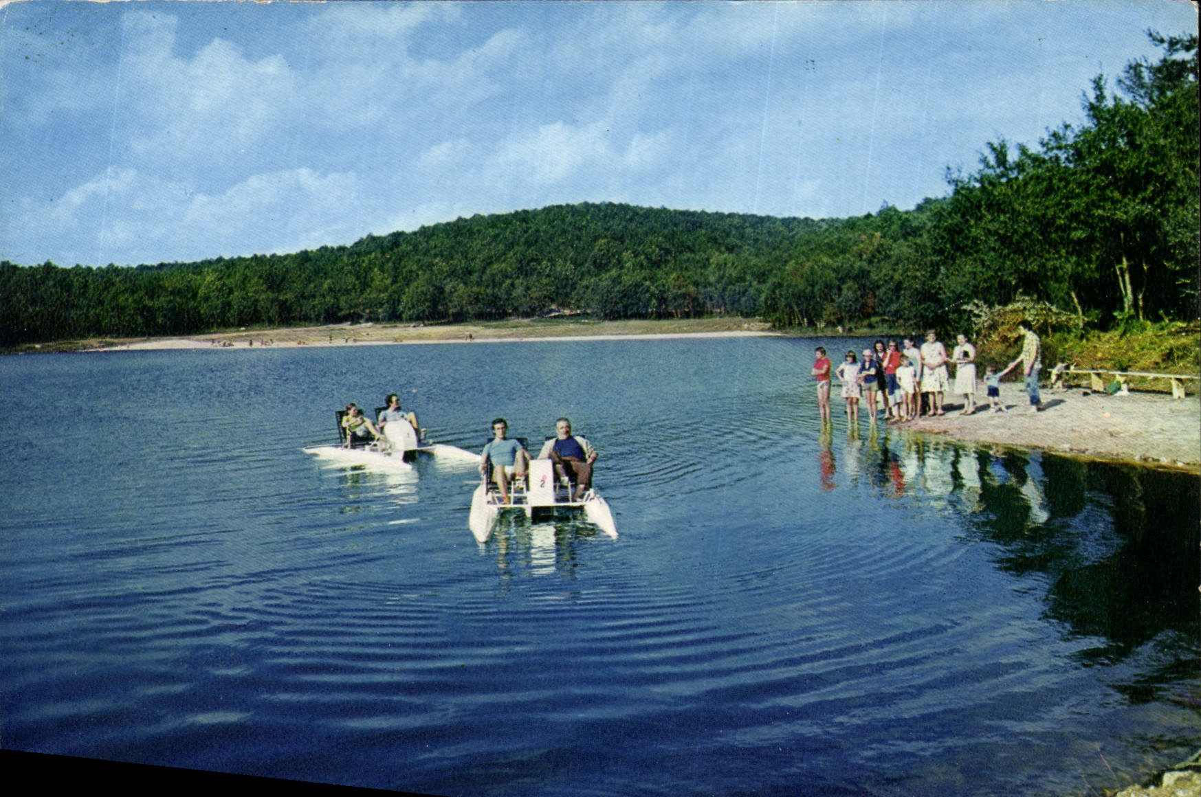 CPM Masseret Correze Le plan d'eau Pedalo