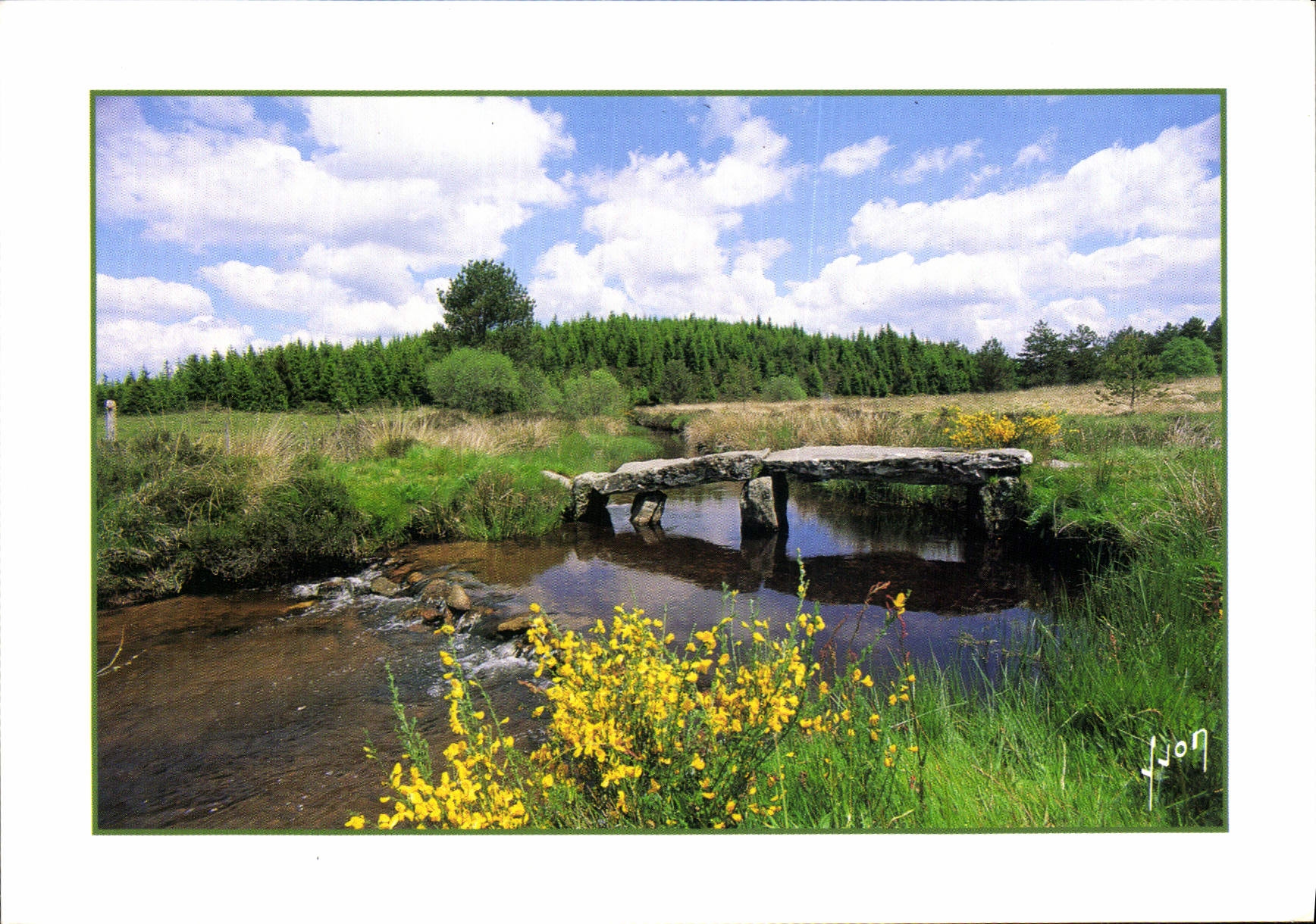 CPM Couleurs et Lumiere de France Plateau de Millevaches Correze Petit pont de Pierre