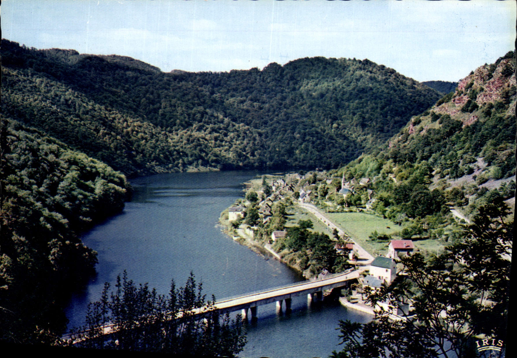 CPM La Correze Pittoresque Dans les Correze de la Dordogne