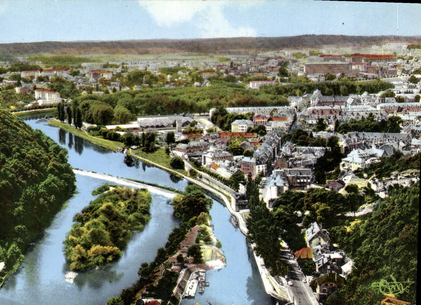 CPM Besancon Doubs Vue generale prise depuis la Citadelle en direction de la Promenade 