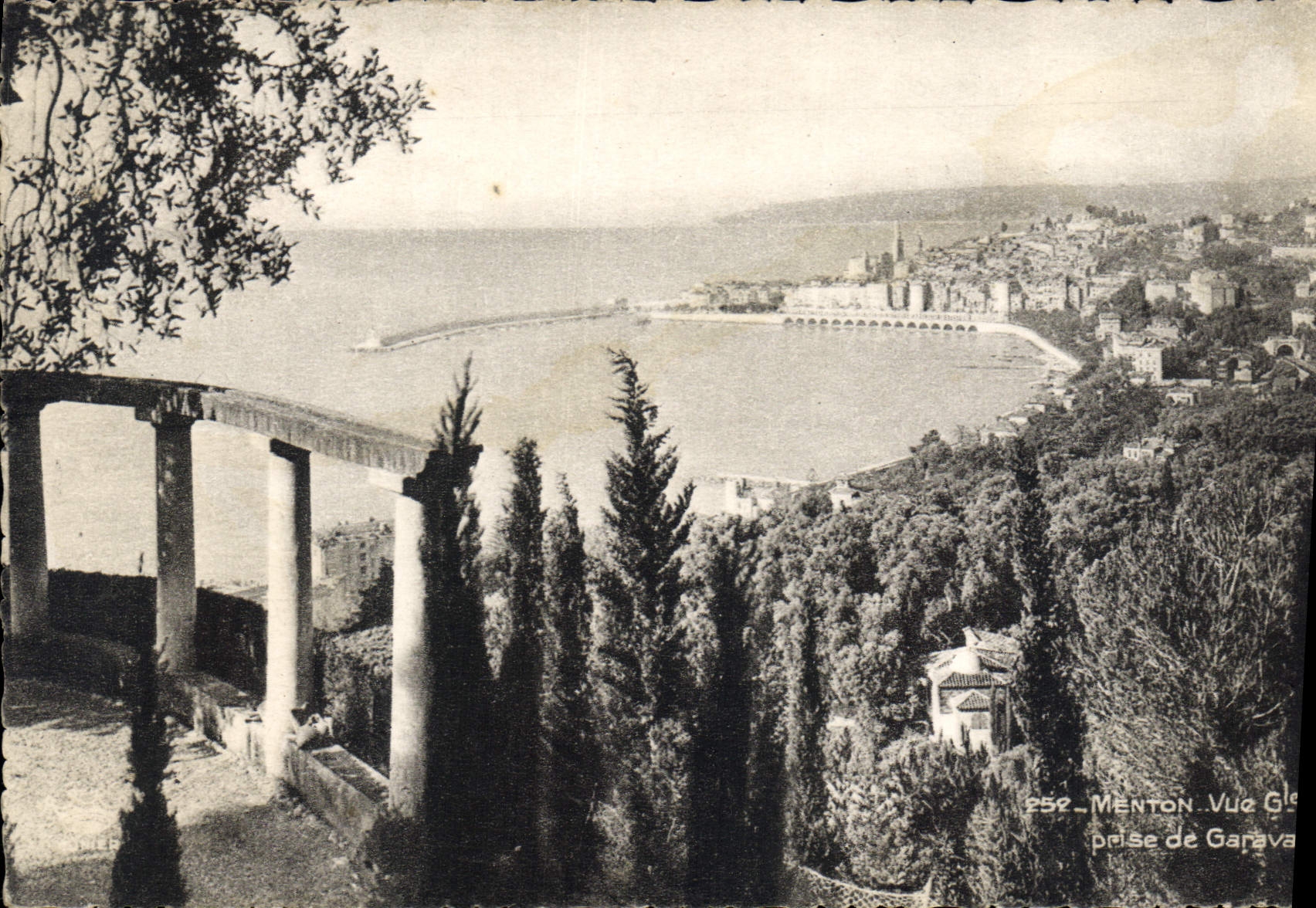 CPM Menton Vue generale prise de Garavan